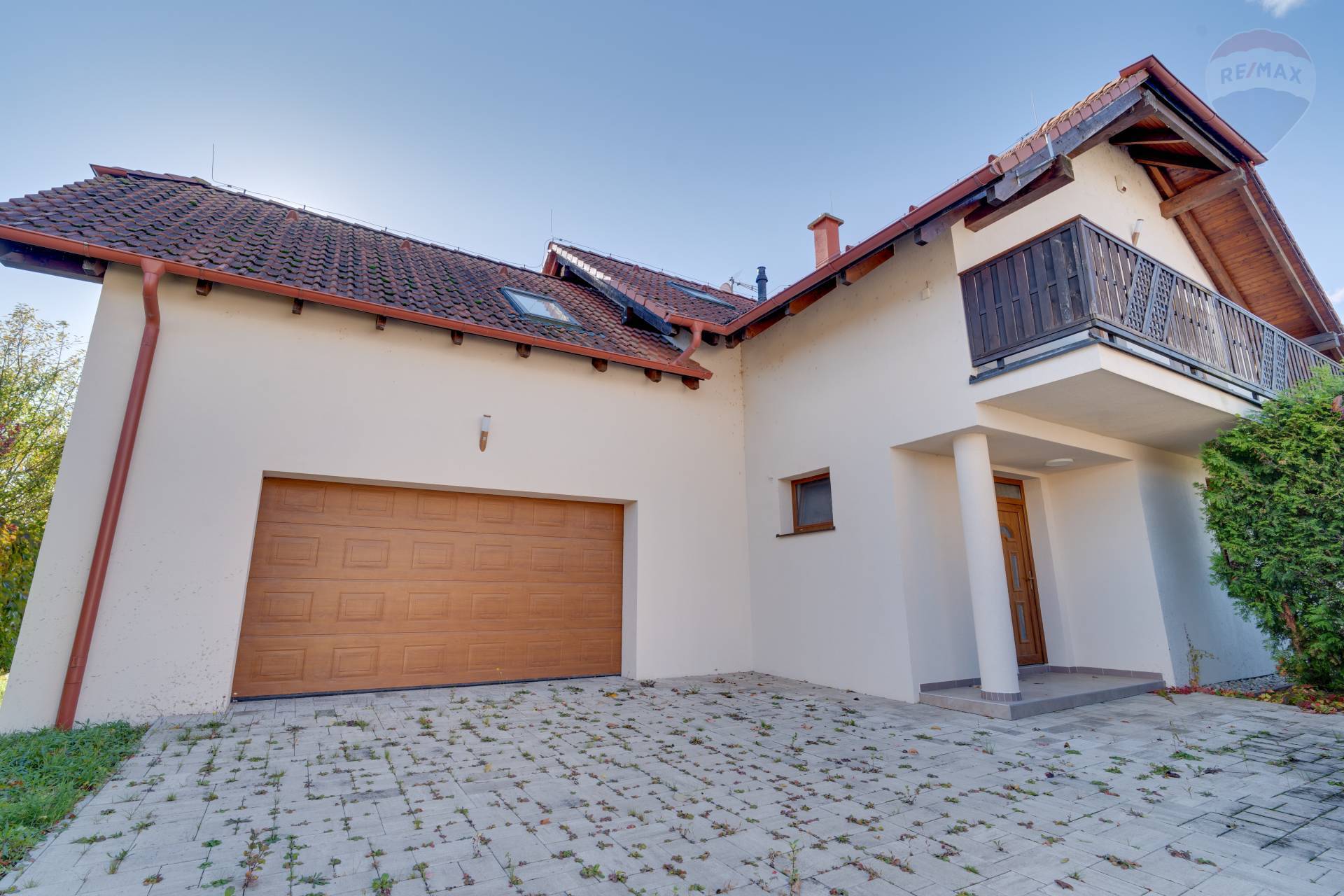 Predaj domu 195 m2, Malinovo  -  6-izbový rodinný dom s dvojgarážou v Malinove