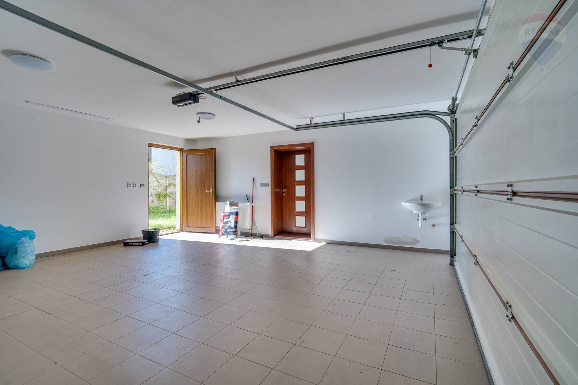 Predaj domu 195 m2, Malinovo  -  6-izbový rodinný dom s dvojgarážou v Malinove