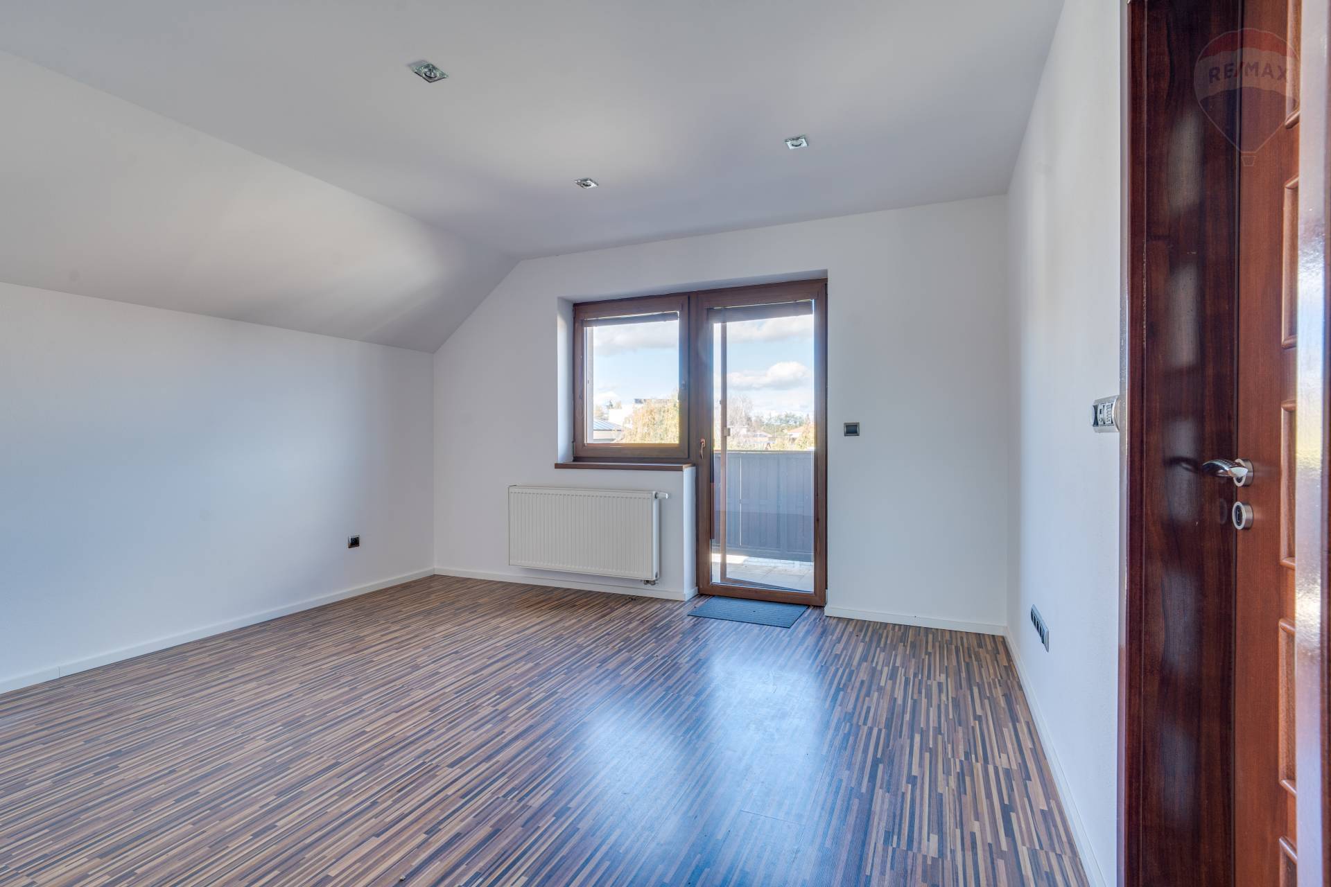 Predaj domu 195 m2, Malinovo  -  6-izbový rodinný dom s dvojgarážou v Malinove