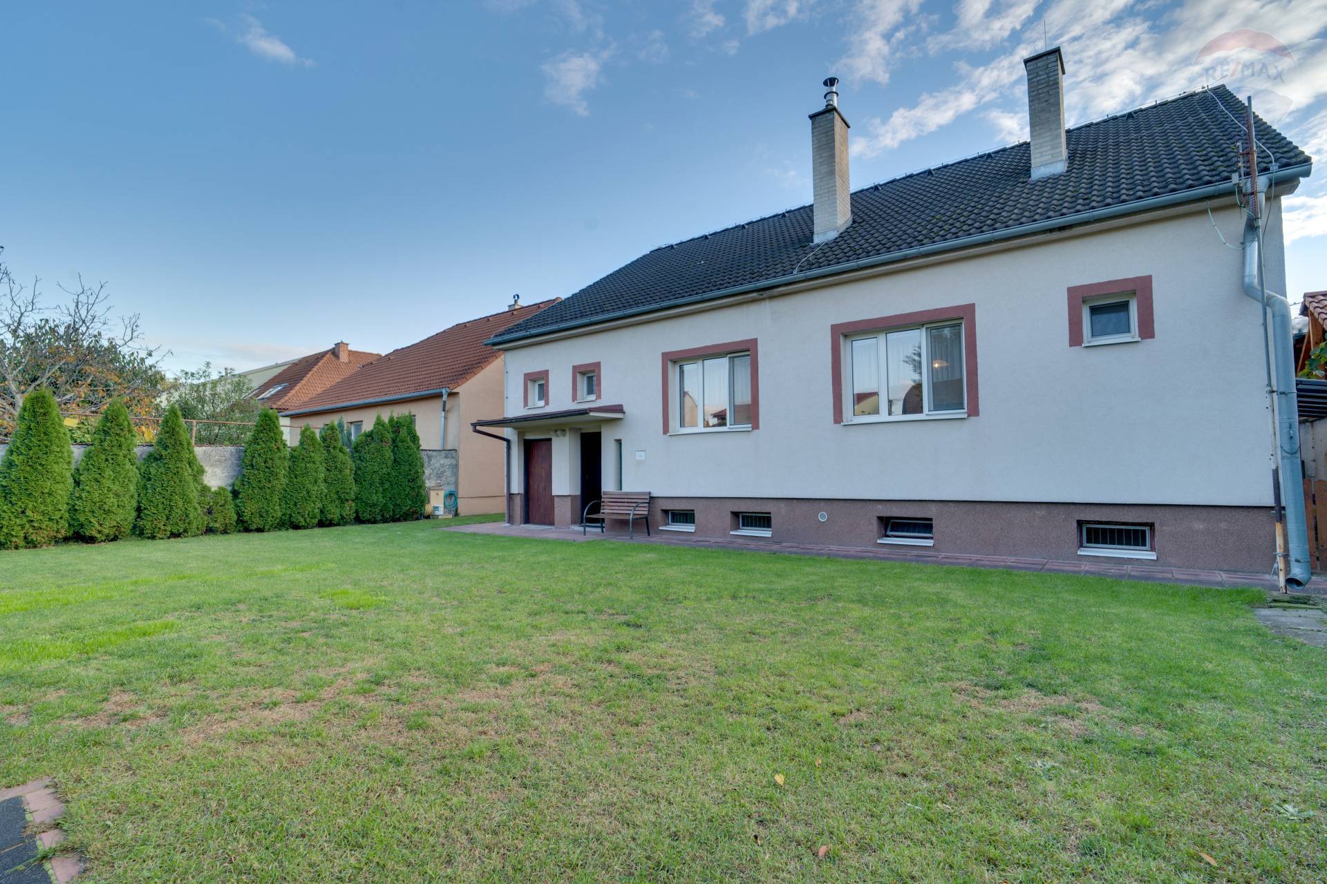 Dvojgeneračný rodinný dom - PREDAJ Devínska n.Vsi