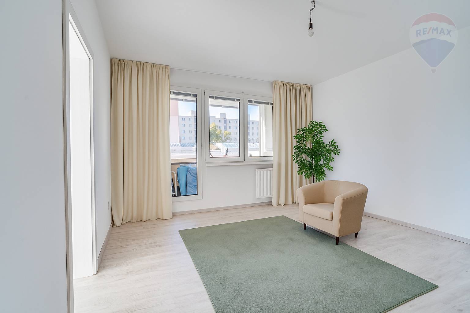 4 izbový byt po kompletnej rekonštrukcii s dvoma kúpeľňami PREDAJ