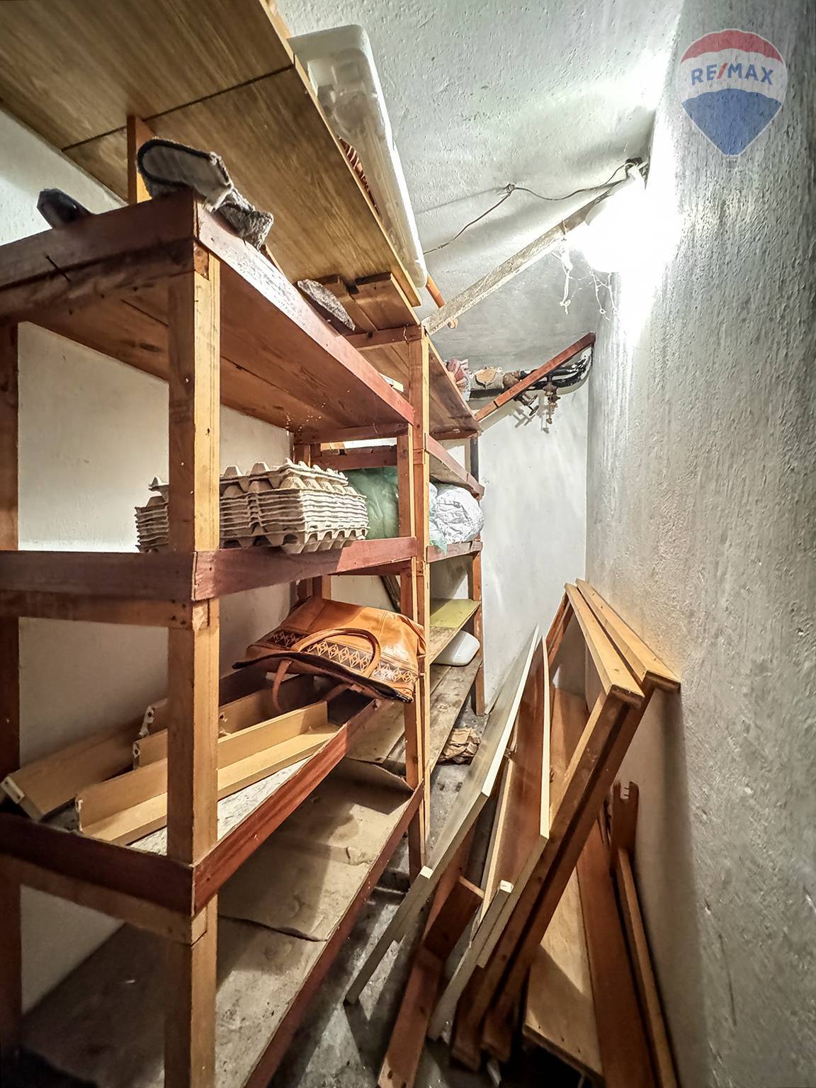 Predaj bytu (4 izbový) 110 m2, Liptovský Mikuláš  -  pivnica malá