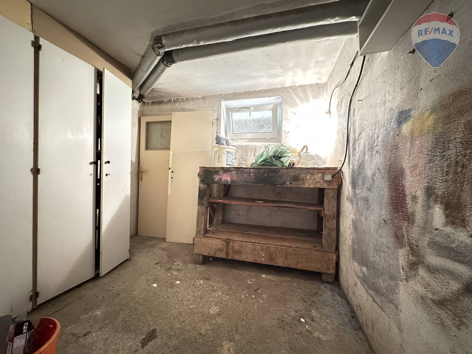 Predaj bytu (4 izbový) 110 m2, Liptovský Mikuláš  -  pivnica veľká