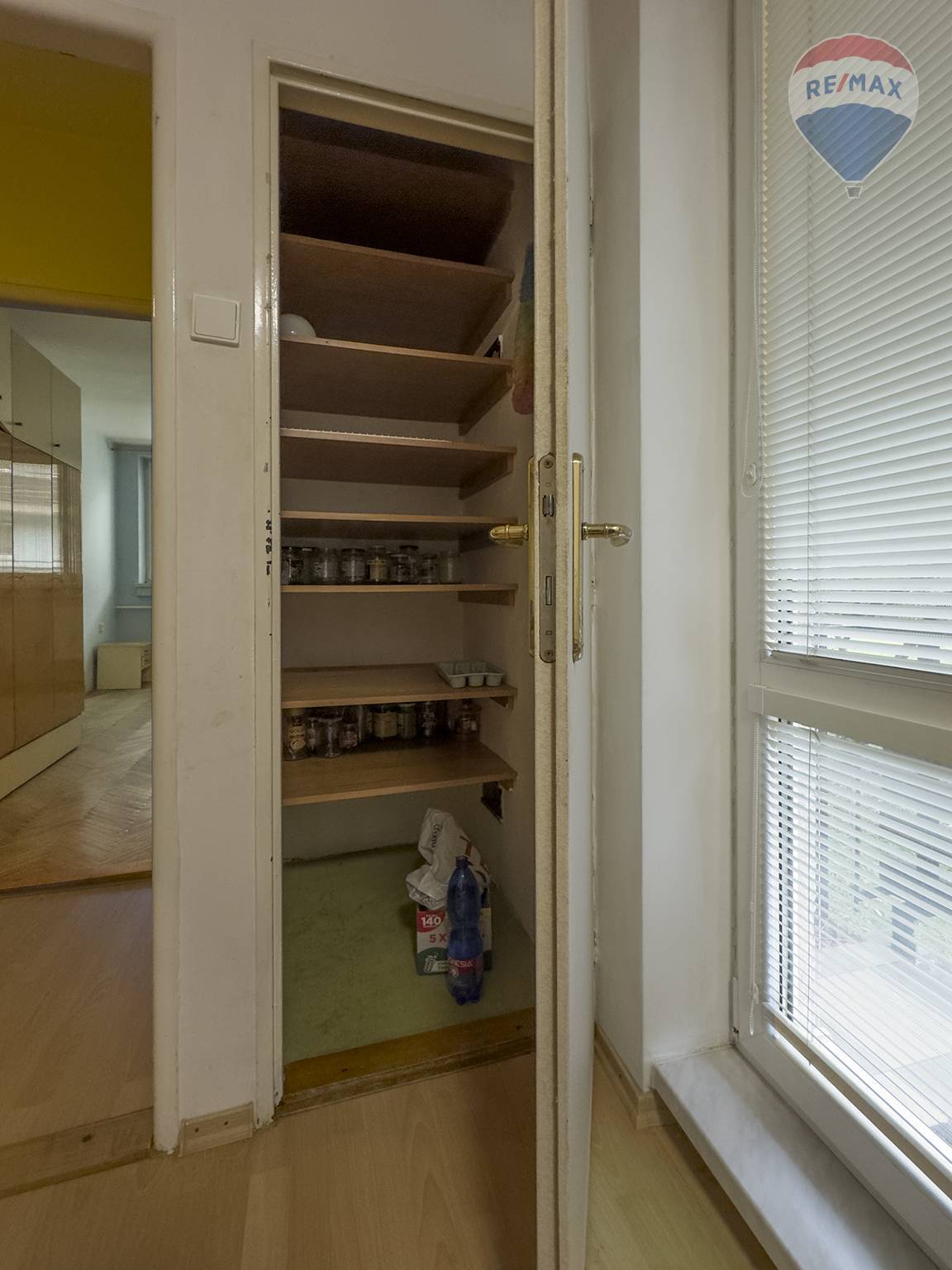 Predaj bytu (4 izbový) 110 m2, Liptovský Mikuláš  -  kuchyňa - špajza