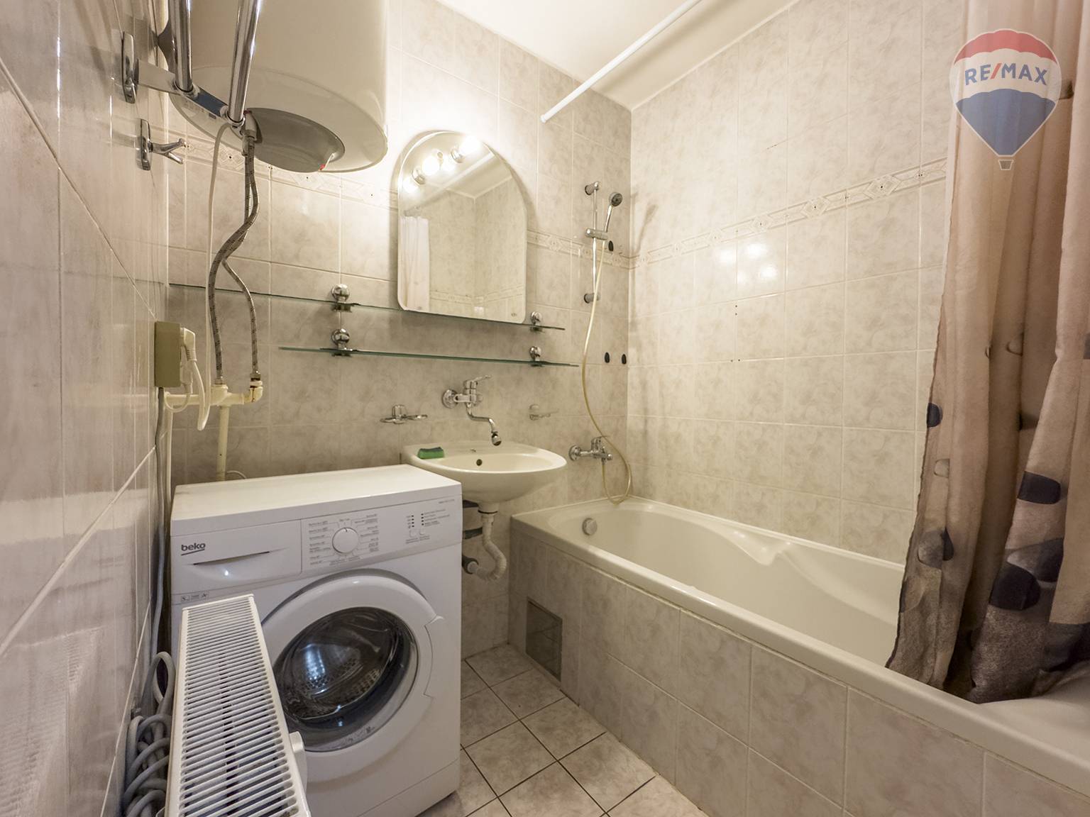 Predaj bytu (4 izbový) 110 m2, Liptovský Mikuláš  -  kúpeľňa