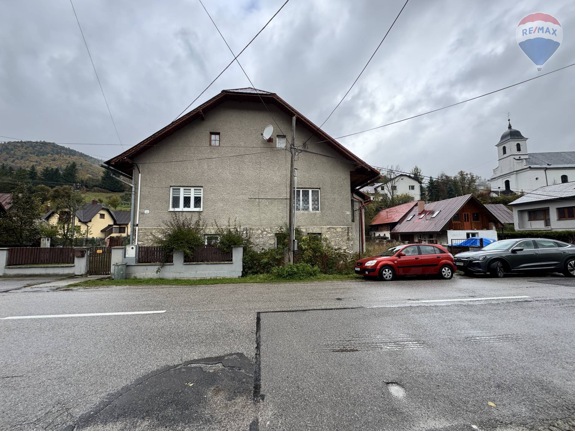 Na predaj polovica rodinného domu, samostatný vchod, Liptovské Revúce