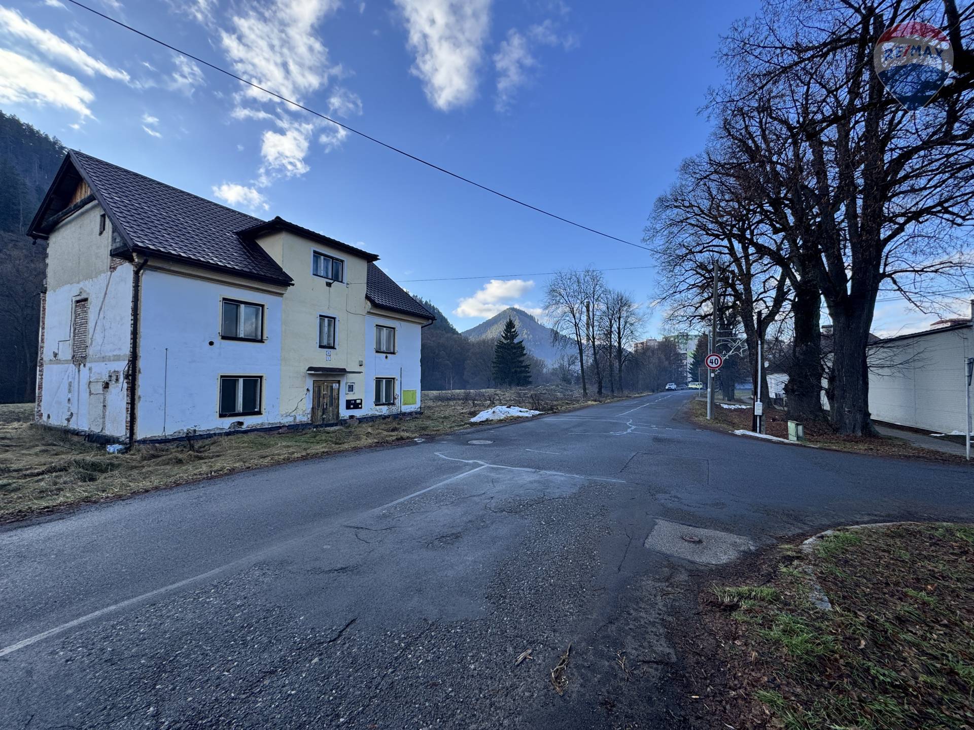 Bývalá budova základnej umeleckej školy v Lipt. Hrádku