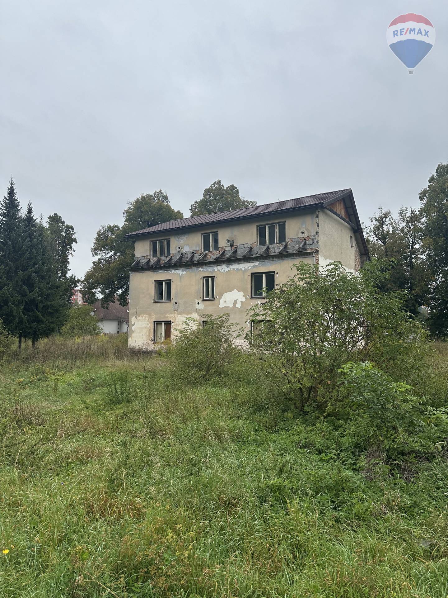 ývalú budovu základnej umeleckej školy v Lipt. Hrádku