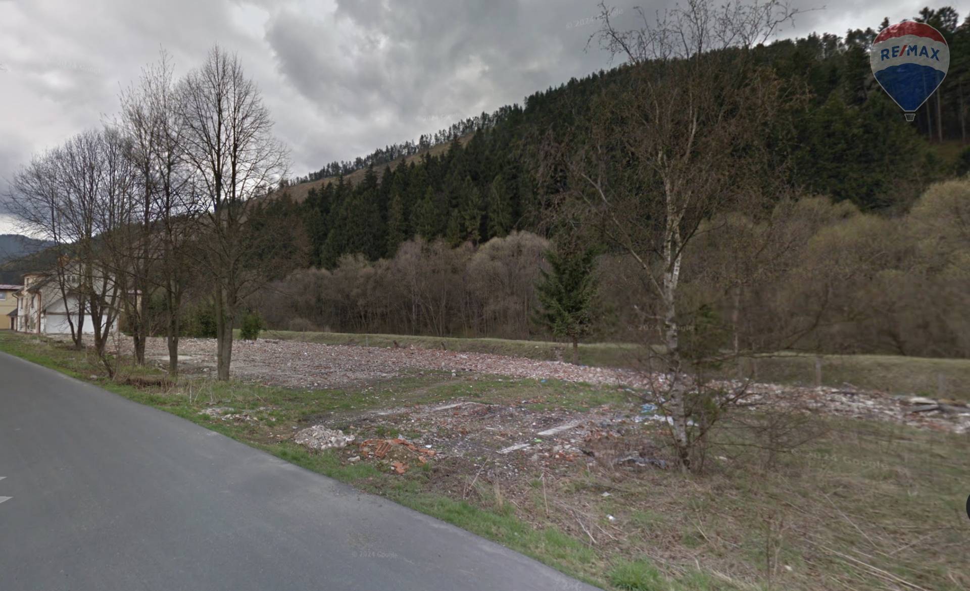 INVESTIČNÝ POZEMOK, 1584 m2, NA POLYFUNKČNÚ VÝSTAVBU – LIPTOVSKÝ HRÁDOK