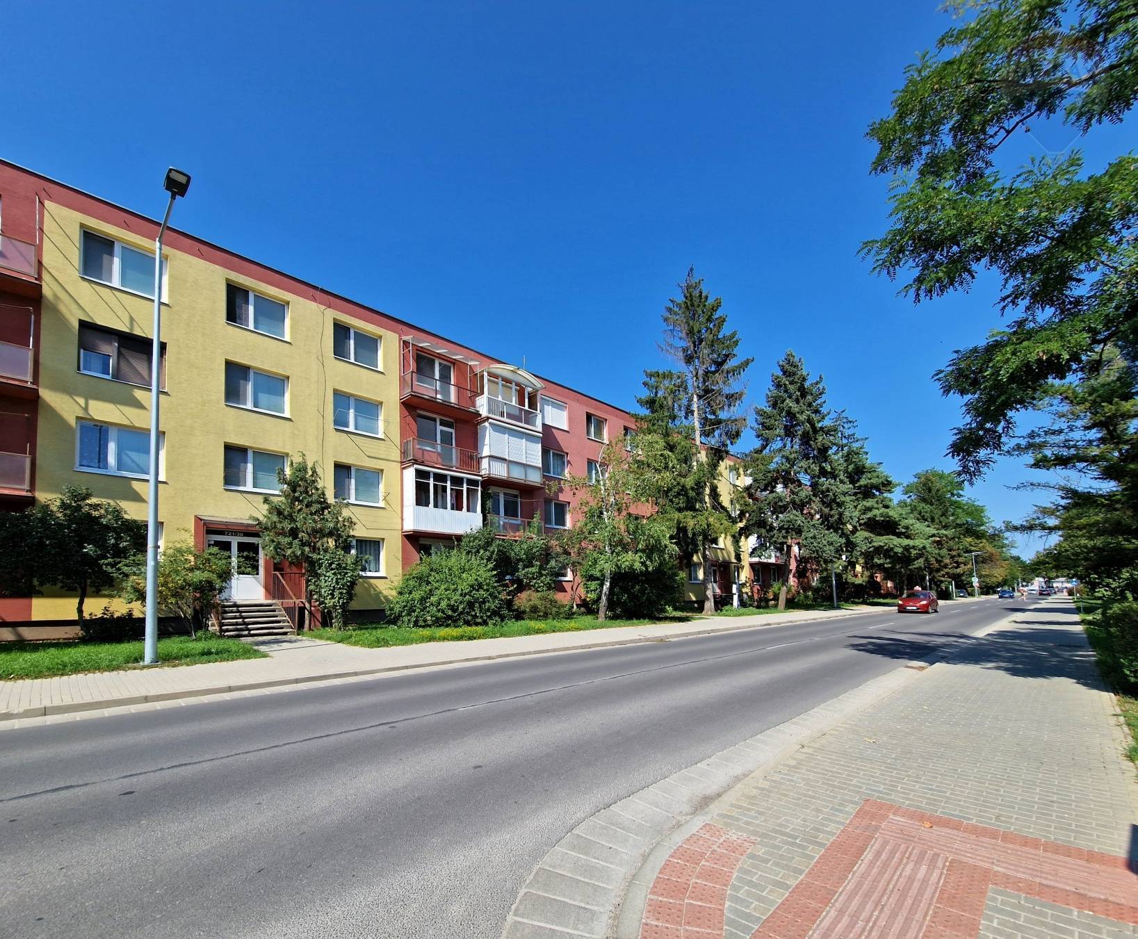  3-izbový VEĽKOMETRÁŽNY byt 84 m2 Blízko CENTRA  - TOP lokalita 