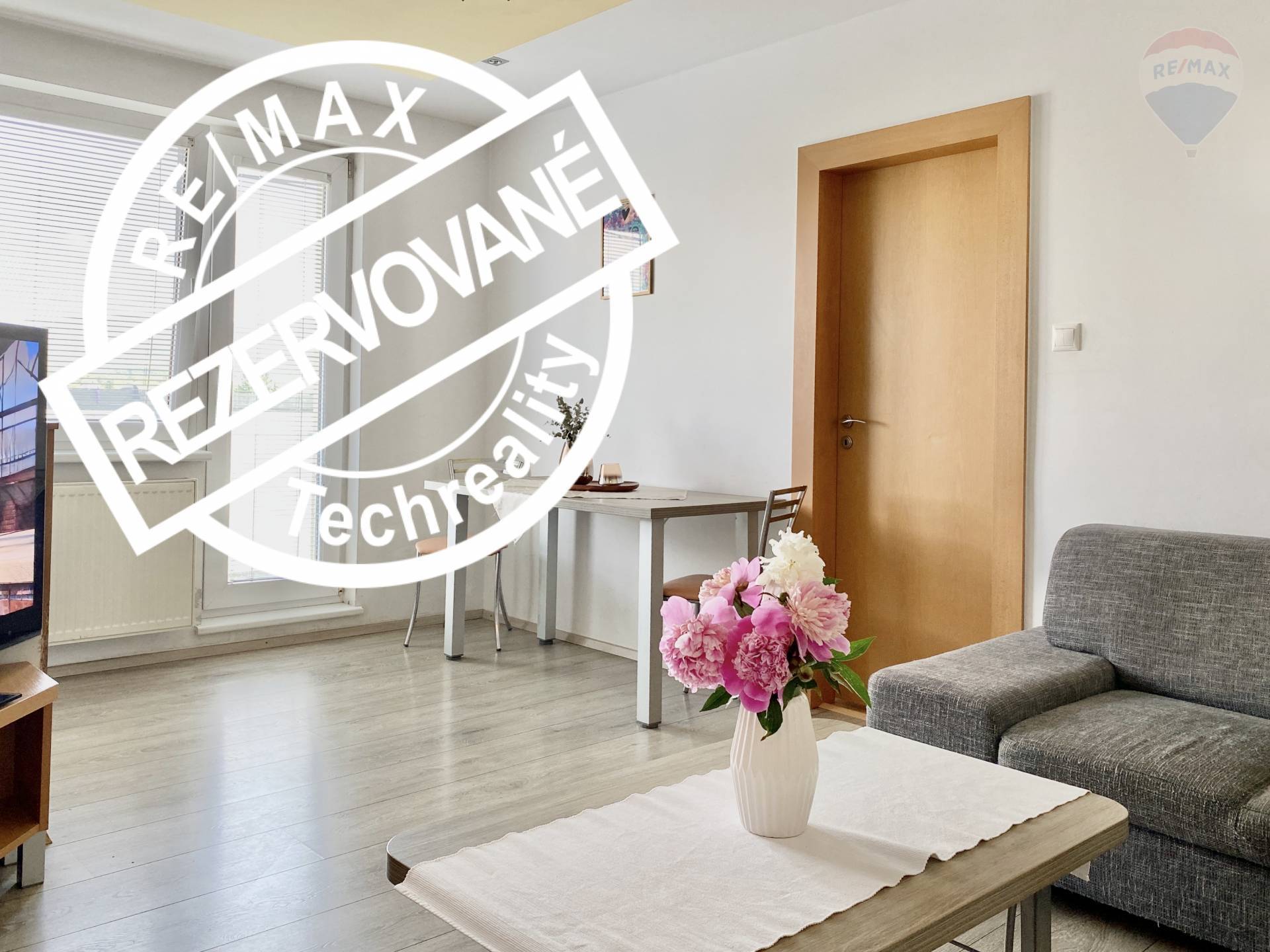 Predaj 3-izbový byt 65 m2, 6.poschodie, výťah, balkón - Prievidza- ul. Mišíka