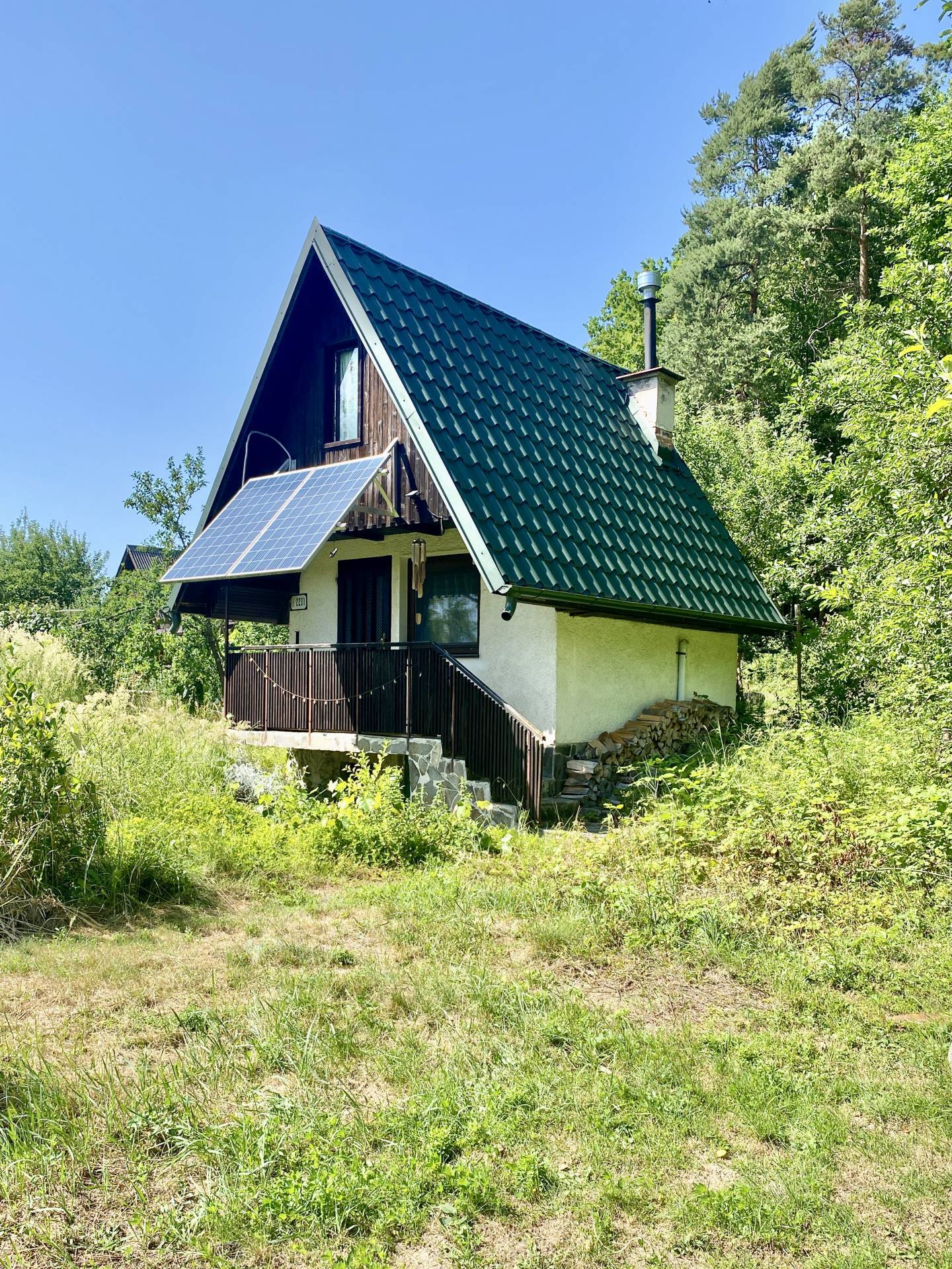 Záhradná chatka v sade 600-ročnice v Prievidzi, výnimočná svojou polohou.