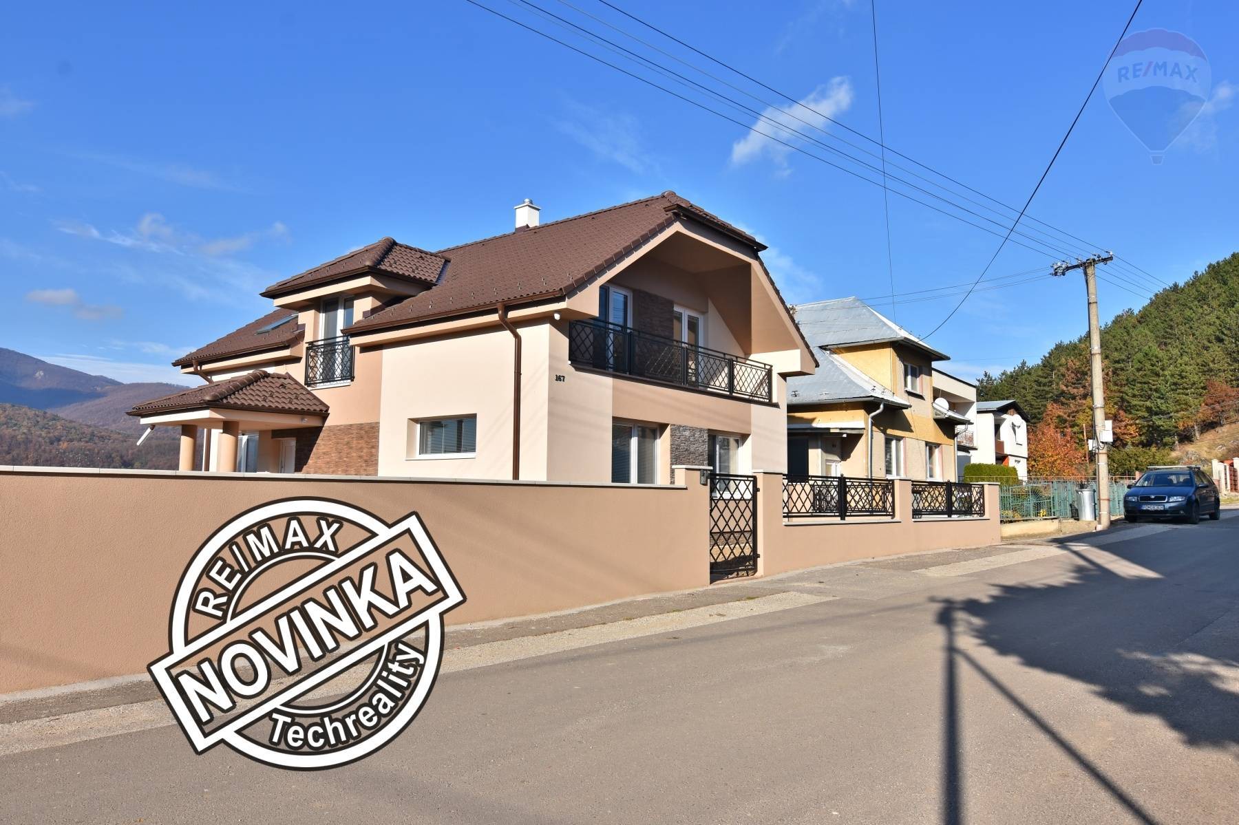 Poschodový Rodinný dom 5-izbový , 250m2 , 2-garáž , Nitrica  , Pozemok  623 m2 s možnosťou dokúpenia