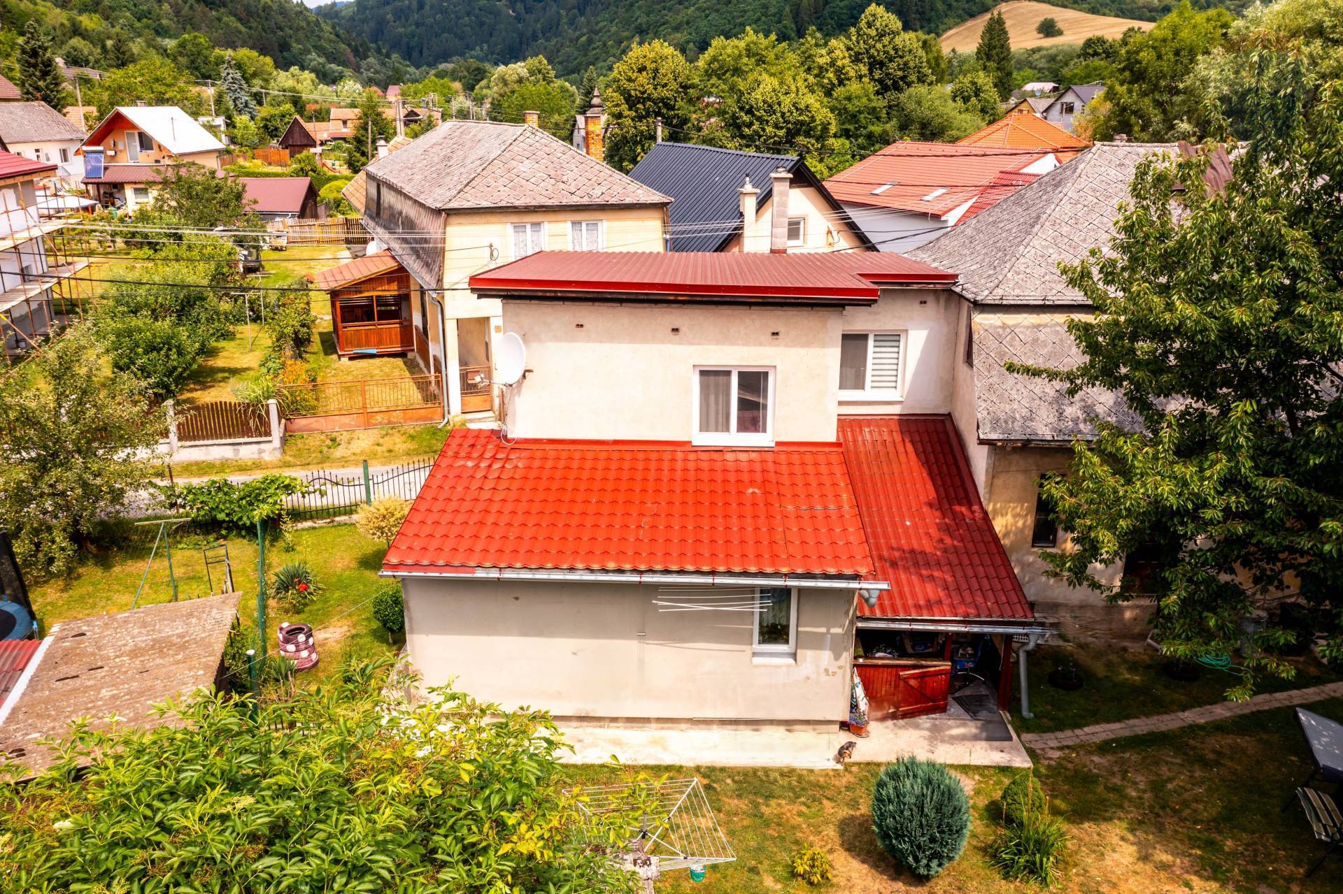 2v1- Dva rodinné domy v pokojnej časti Tužiny – ideálne pre rodinu, podnikanie alebo investíciu