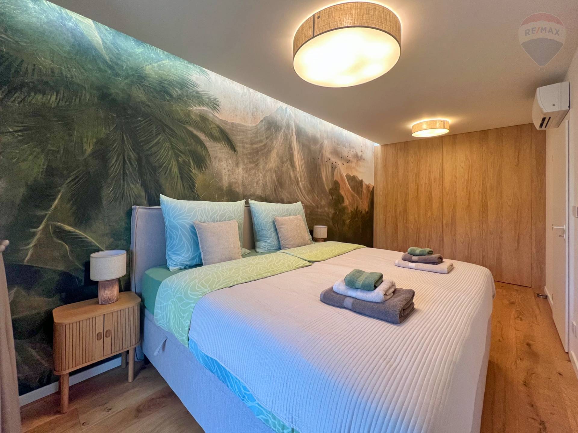 Prenájom bytu (2 izbový) 45 m2, Bojnice  -  Prenájom exkluzívneho 2 izbového bytu s veľkou terasou, záhradkou a parkovacím miestom v Bojniciach