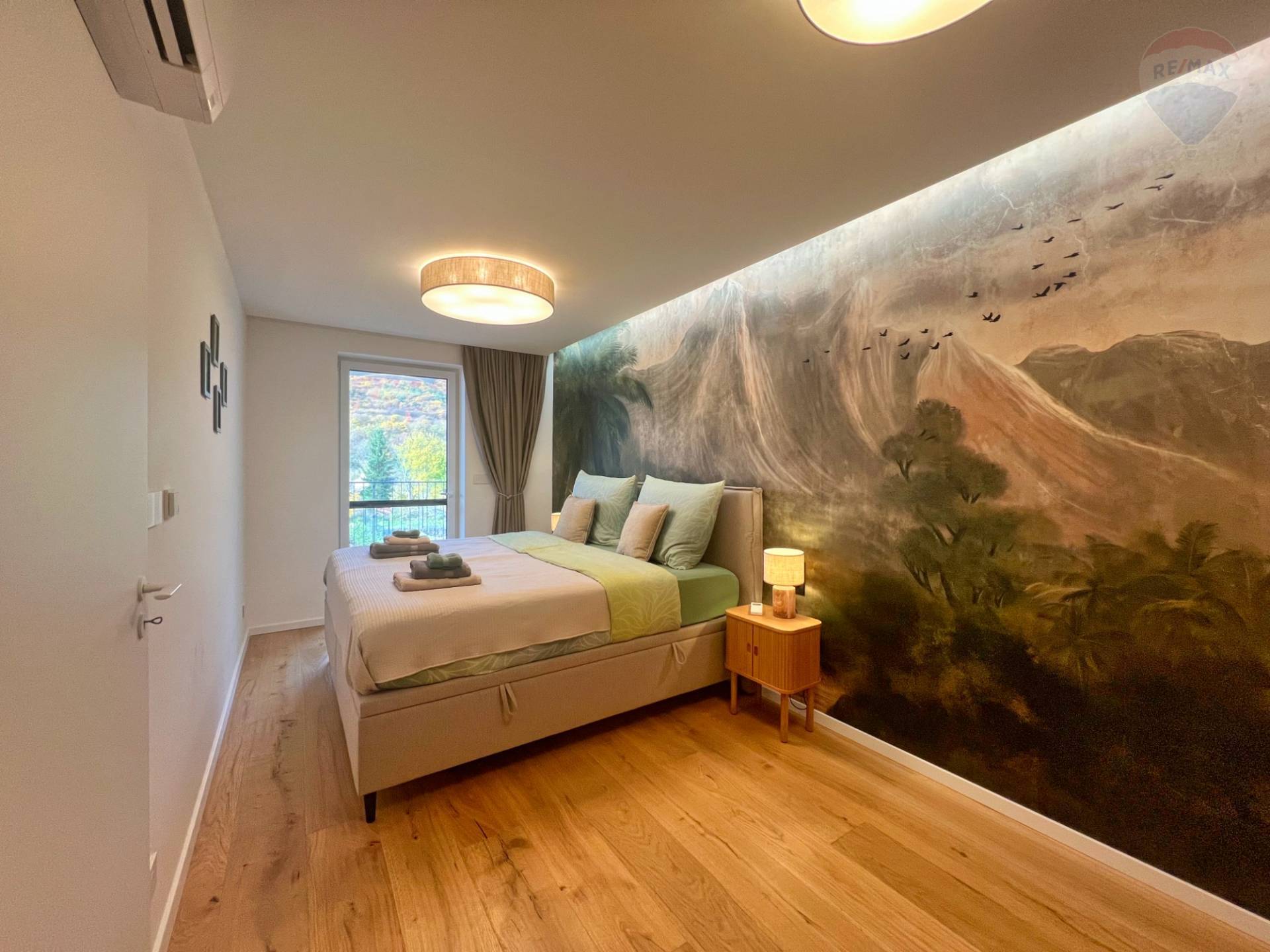 Prenájom bytu (2 izbový) 45 m2, Bojnice  -  Prenájom exkluzívneho 2 izbového bytu s veľkou terasou, záhradkou a parkovacím miestom v Bojniciach