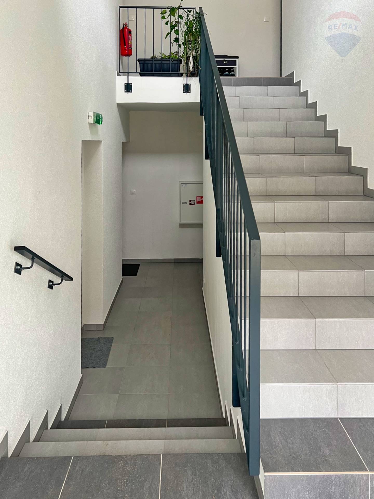 Prenájom bytu (2 izbový) 45 m2, Bojnice  -  Prenájom exkluzívneho 2 izbového bytu s veľkou terasou, záhradkou a parkovacím miestom v Bojniciach