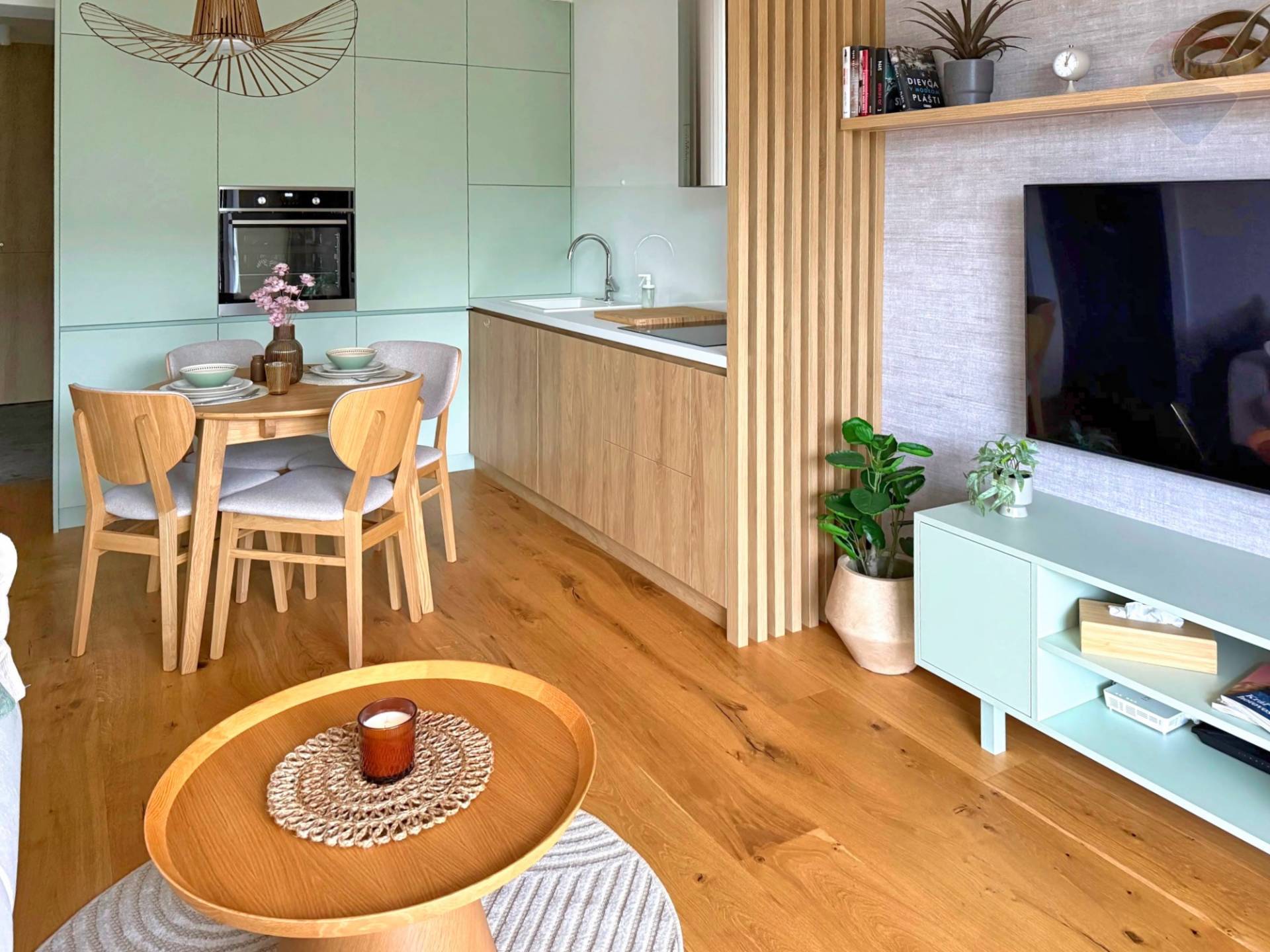 Prenájom bytu (2 izbový) 45 m2, Bojnice  -  Prenájom exkluzívneho 2 izbového bytu s veľkou terasou, záhradkou a parkovacím miestom v Bojniciach