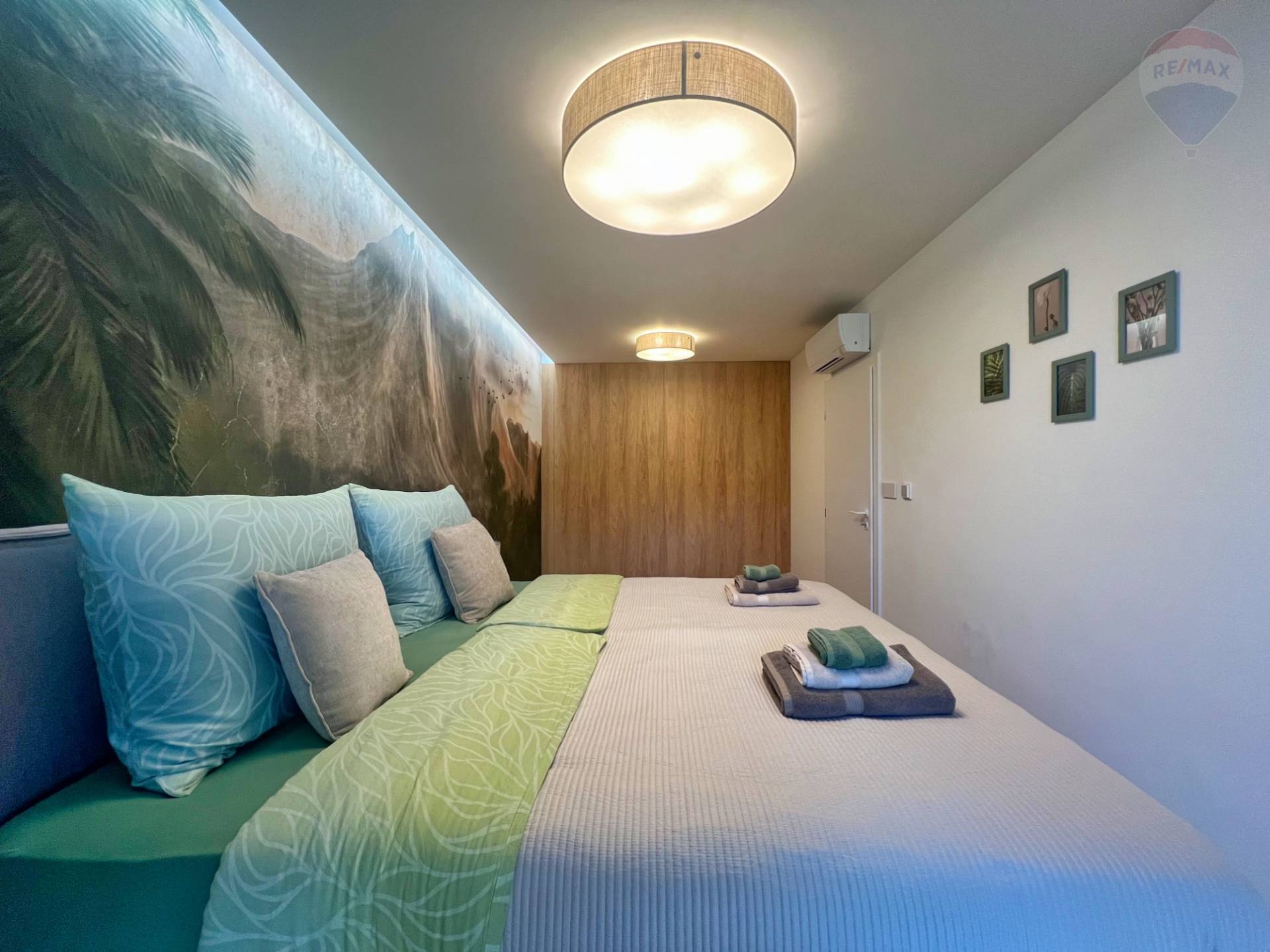 Prenájom bytu (2 izbový) 45 m2, Bojnice  -  Prenájom exkluzívneho 2 izbového bytu s veľkou terasou, záhradkou a parkovacím miestom v Bojniciach