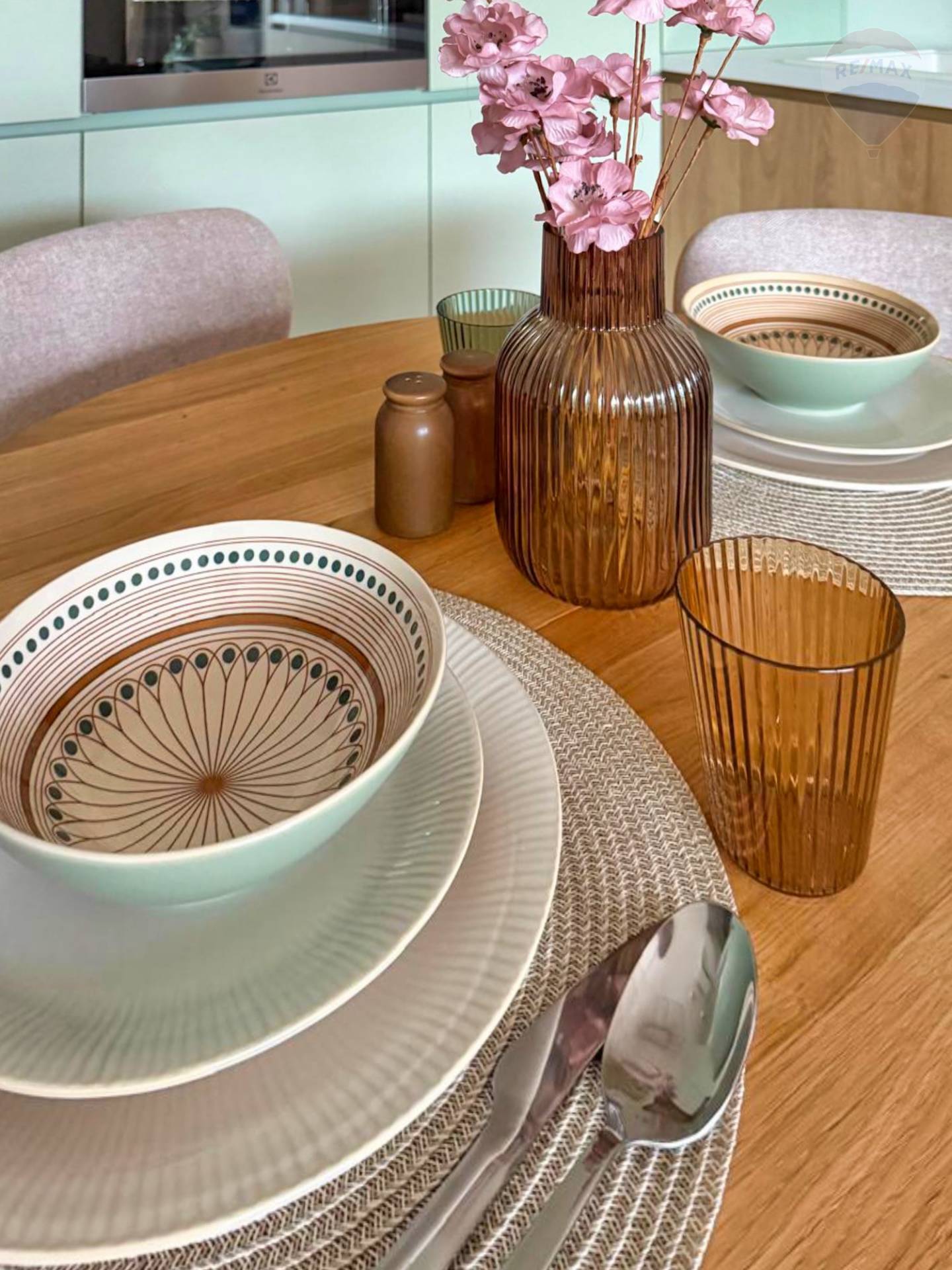 Prenájom bytu (2 izbový) 45 m2, Bojnice  -  Prenájom exkluzívneho 2 izbového bytu s veľkou terasou, záhradkou a parkovacím miestom v Bojniciach