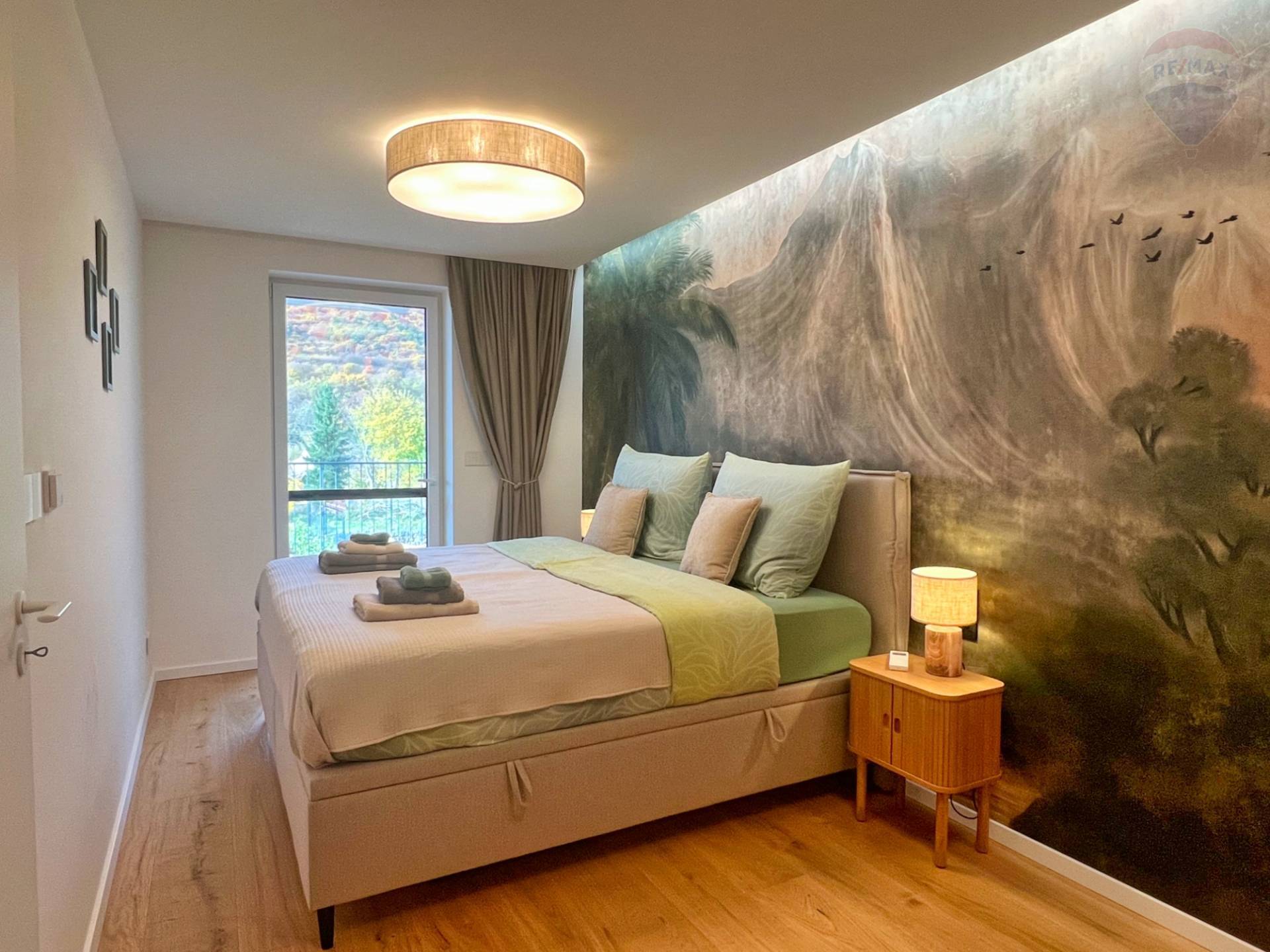 Prenájom bytu (2 izbový) 45 m2, Bojnice  -  Prenájom exkluzívneho 2 izbového bytu s veľkou terasou, záhradkou a parkovacím miestom v Bojniciach