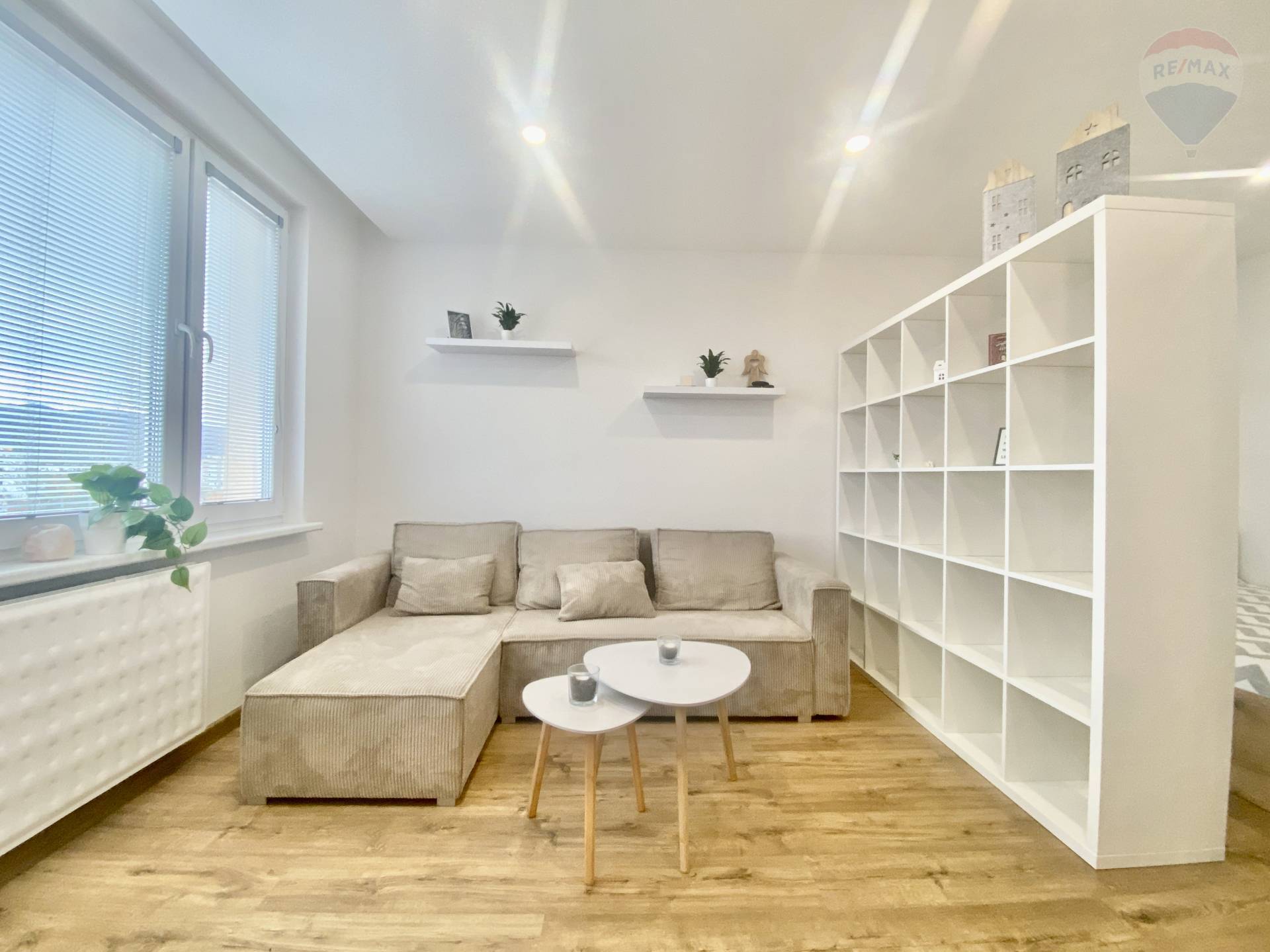 Prenájom bytu (1 izbový) 39 m2, Prievidza - prenájom 1i byt Prievidza ul. Jesenskeho blizko centra