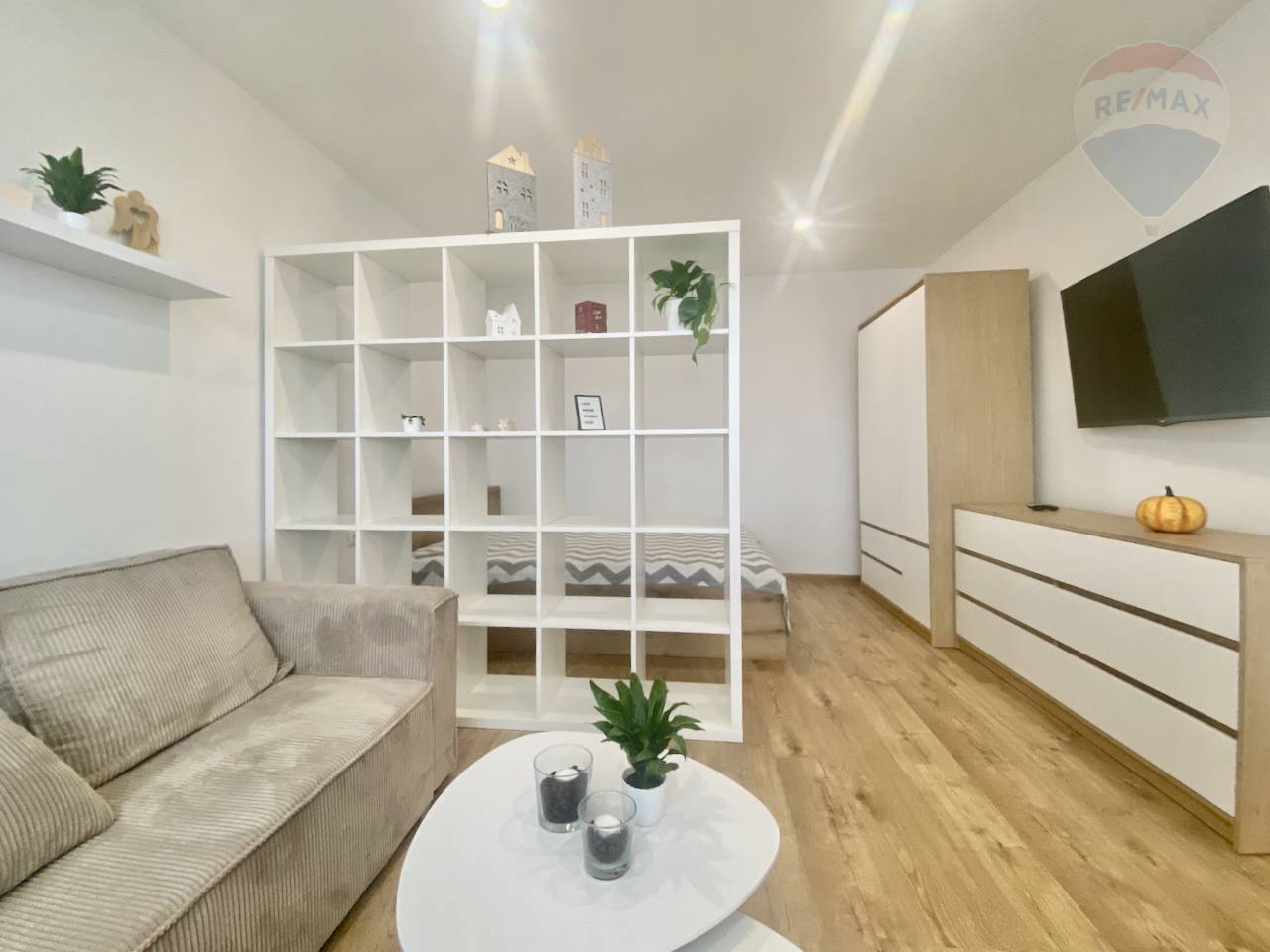 Prenájom bytu (1 izbový) 39 m2, Prievidza  -  prenájom 1i byt Prievidza ul. Jesenskeho blizko centra