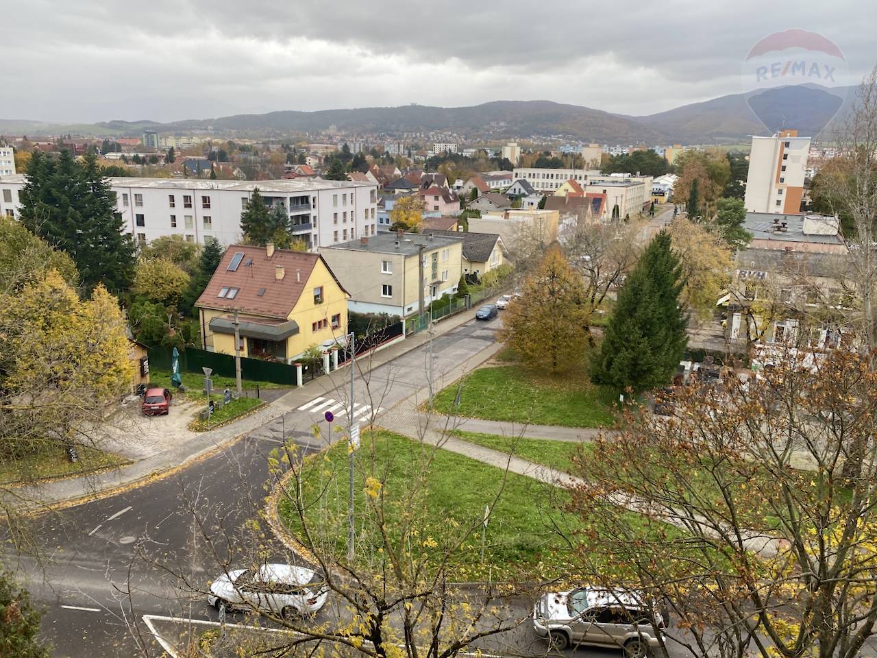 Prenájom bytu (1 izbový) 39 m2, Prievidza  -  prenájom 1i byt Prievidza ul. Jesenskeho blizko centra