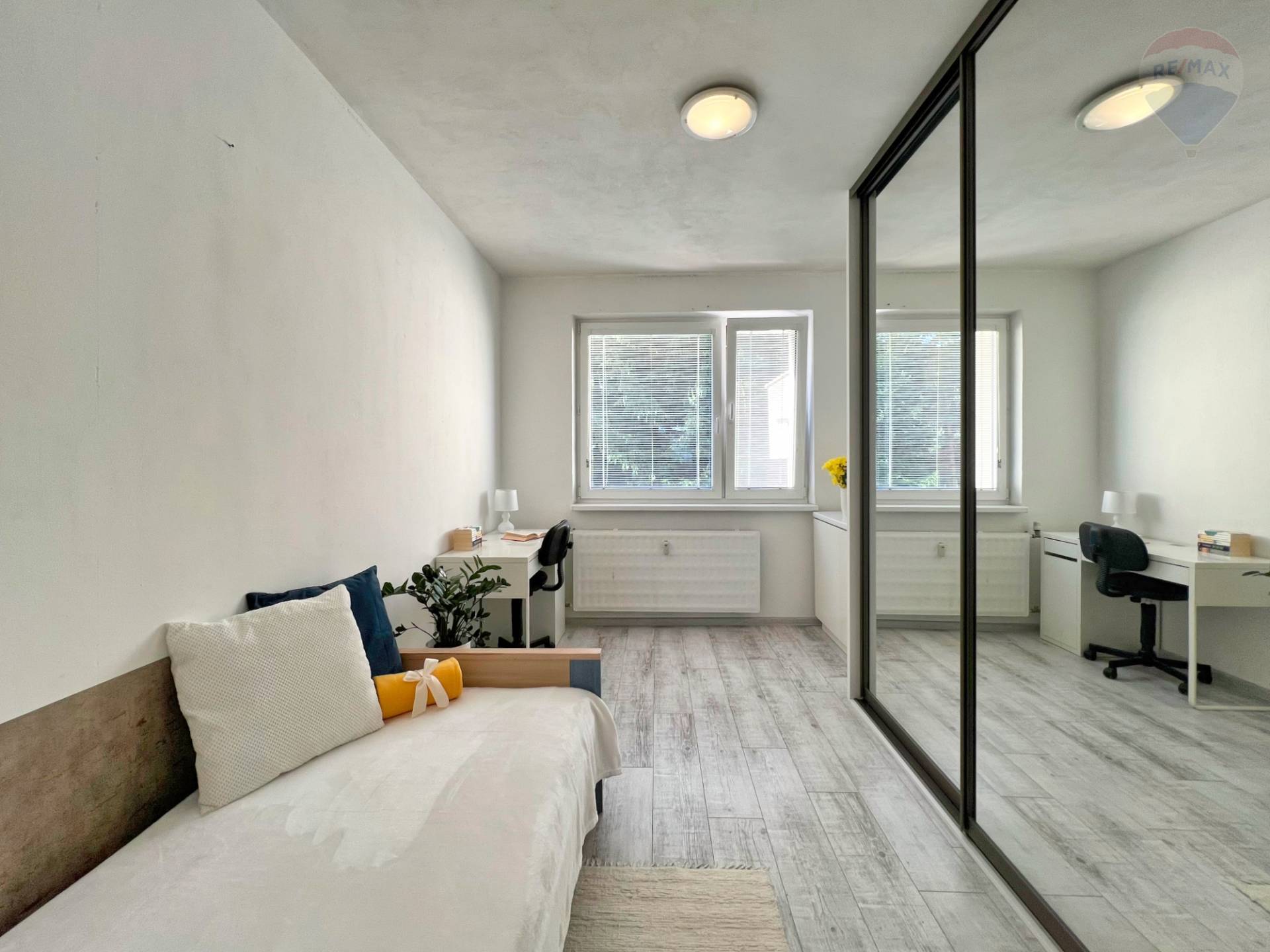 Predaj bytu (3 izbový) 71 m2, Kanianka  -  NA PRENÁJOM kompletne zariadený 3-izbový byt v Kanianke pri Prievidzi