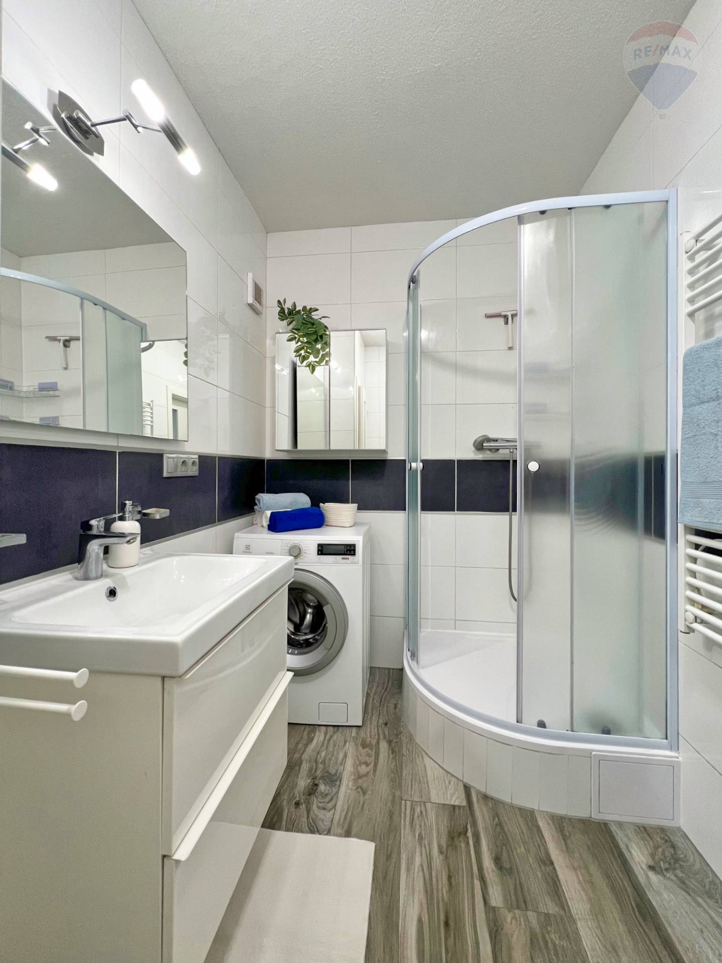 Predaj bytu (3 izbový) 71 m2, Kanianka  -  NA PRENÁJOM kompletne zariadený 3-izbový byt v Kanianke pri Prievidzi