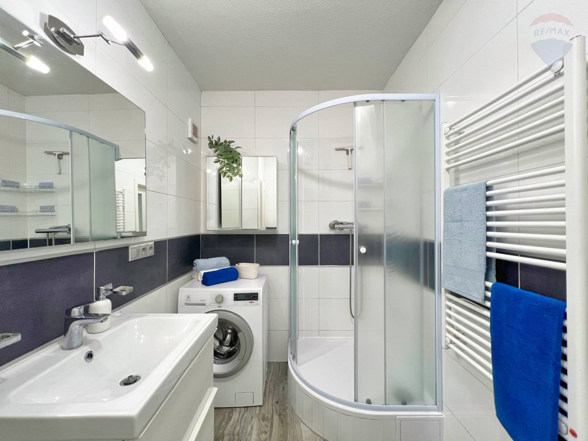 Predaj bytu (3 izbový) 71 m2, Kanianka  -  NA PRENÁJOM kompletne zariadený 3-izbový byt v Kanianke pri Prievidzi