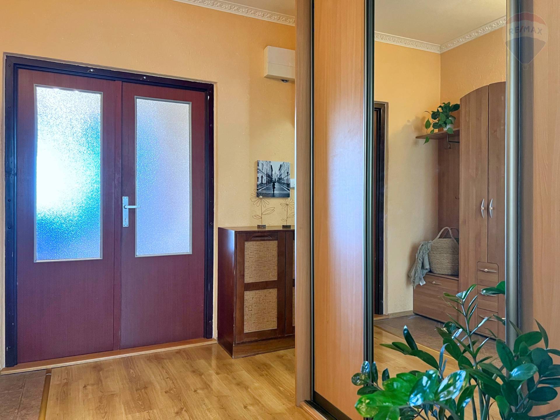 Predaj bytu (3 izbový) 71 m2, Kanianka  -  NA PRENÁJOM kompletne zariadený 3-izbový byt v Kanianke pri Prievidzi