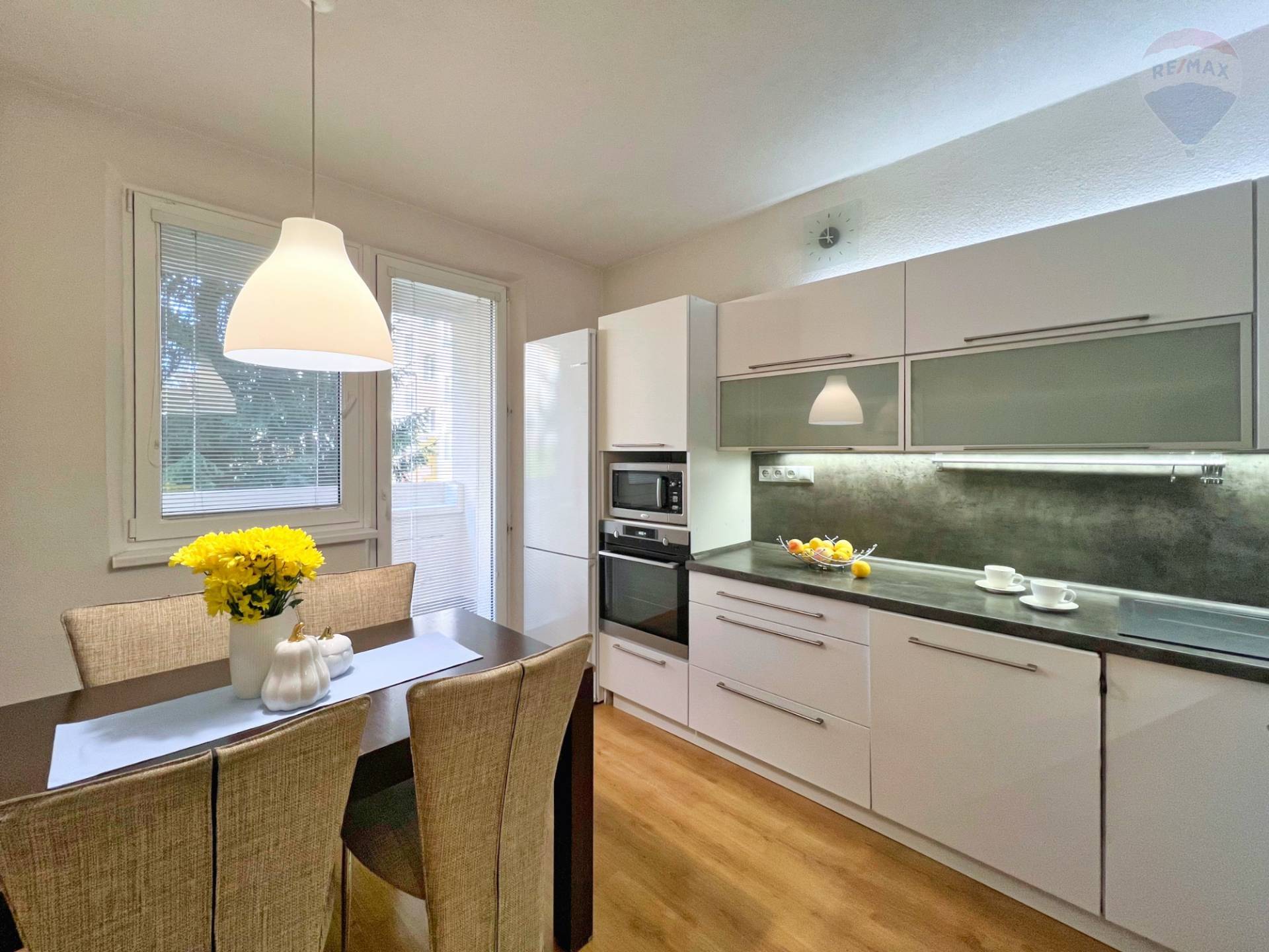 Predaj bytu (3 izbový) 71 m2, Kanianka  -  NA PRENÁJOM kompletne zariadený 3-izbový byt v Kanianke pri Prievidzi