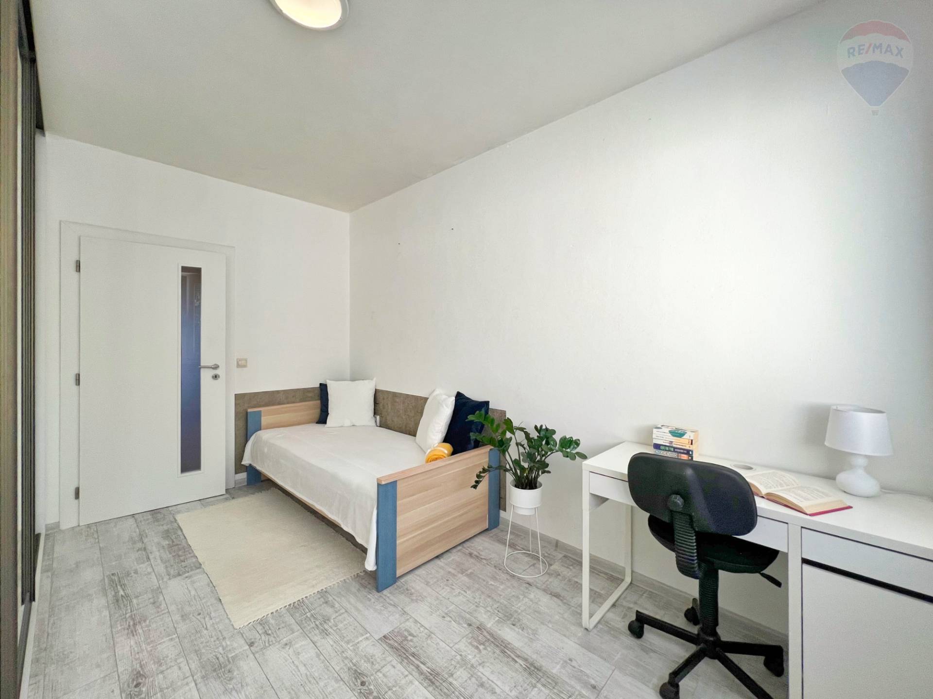 Predaj bytu (3 izbový) 71 m2, Kanianka  -  NA PRENÁJOM kompletne zariadený 3-izbový byt v Kanianke pri Prievidzi