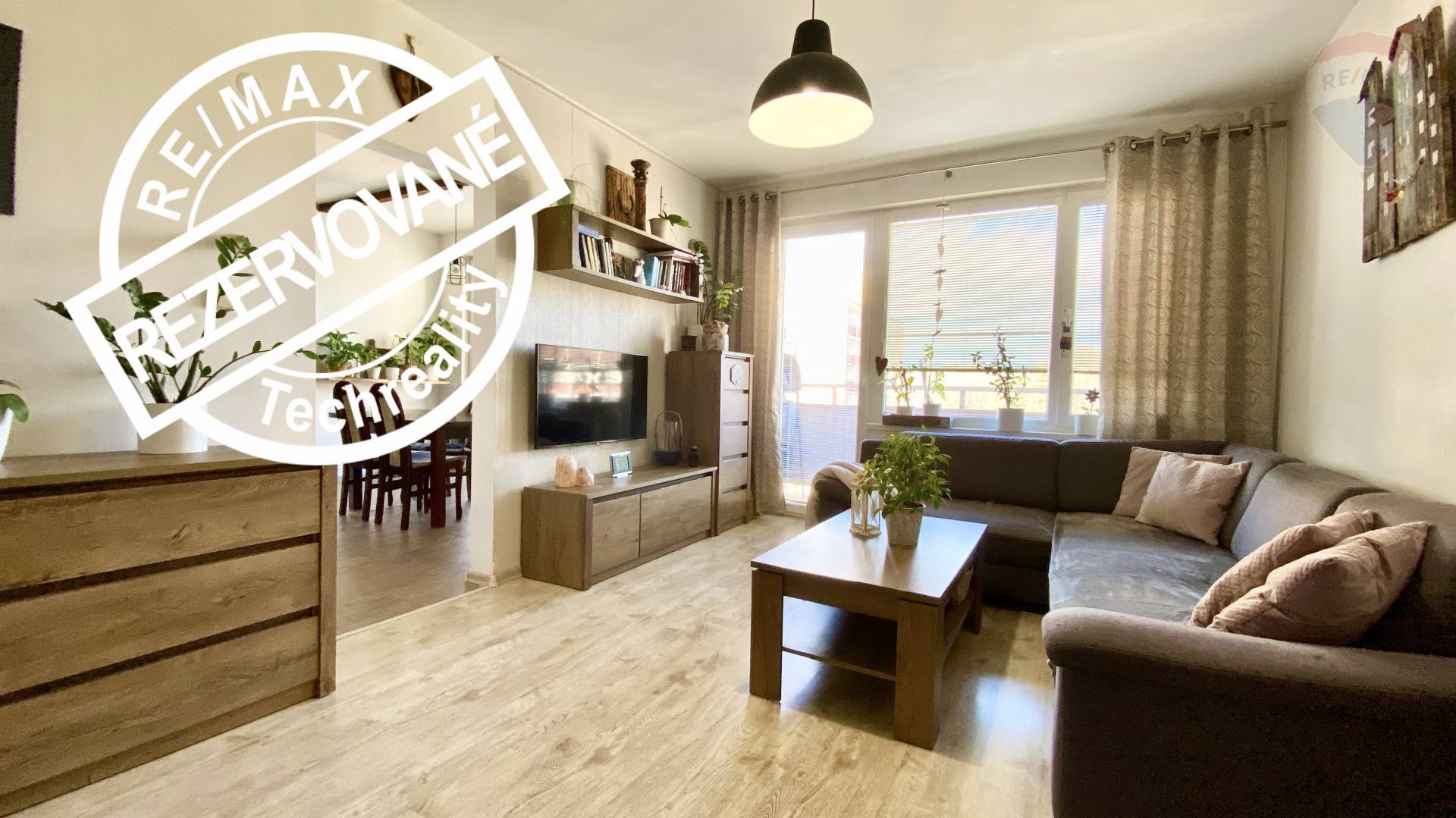 REZERVOVANÉ !!! 2-IZBOVÝ (63 m2) KLENOT S ERGONOMICKÝM DIZAJNOM A TICHOU POLOHOU PRIEVIDZA