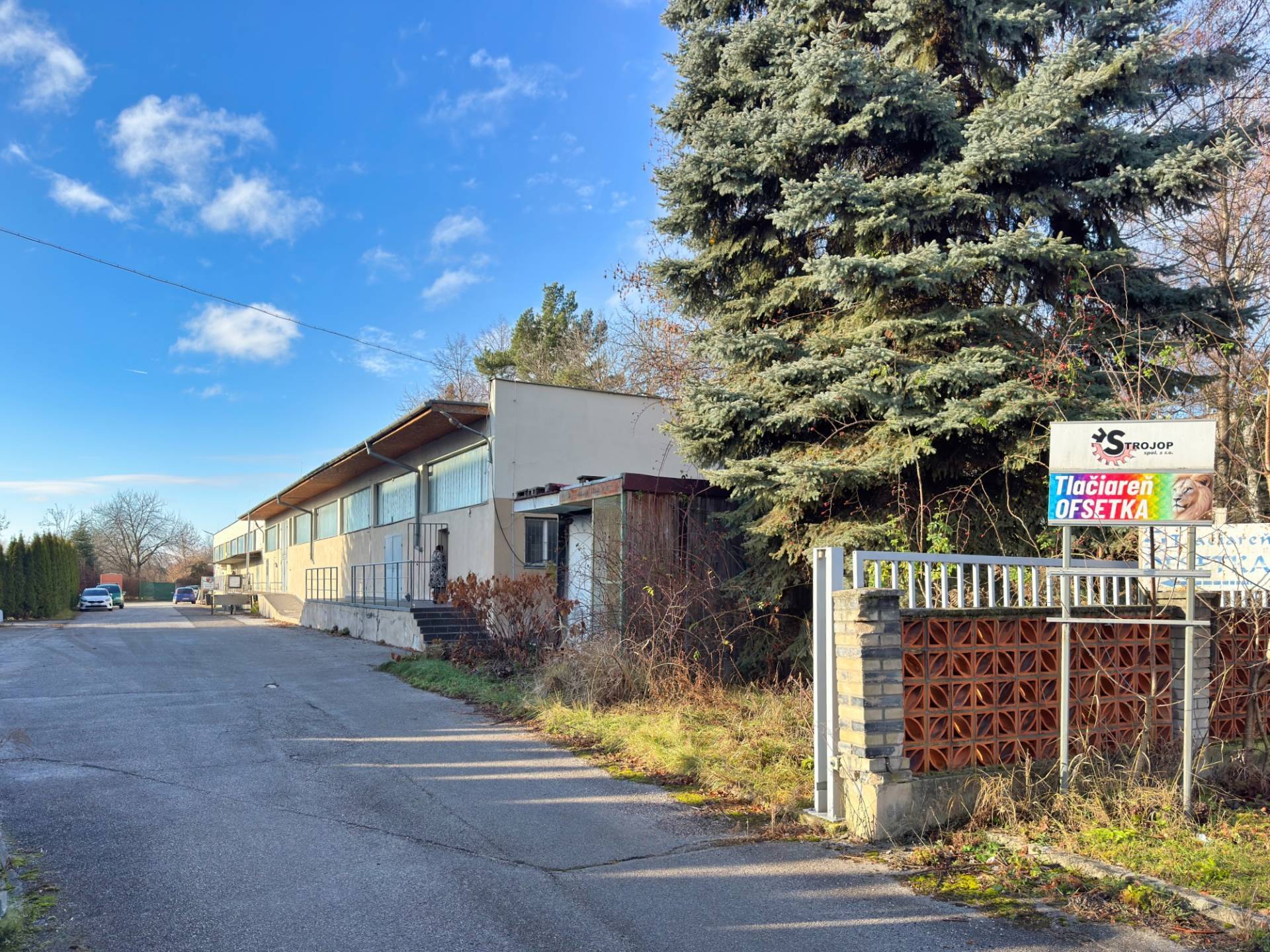 Prenájom skladových / výrobných priestorov 400m2 ul. J. Murgaša, Prievidza