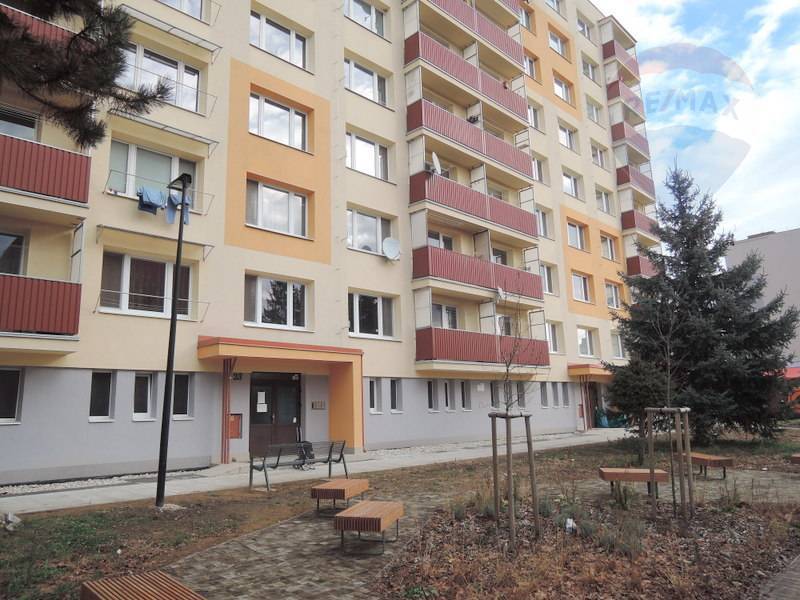 Predaj 4 izbového bytu 103 m2 v Brezne