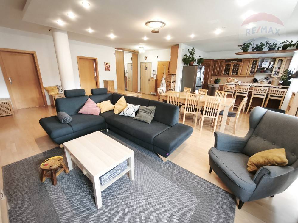 Predaj bytu (4 izbový) 126 m2, Brezno  -