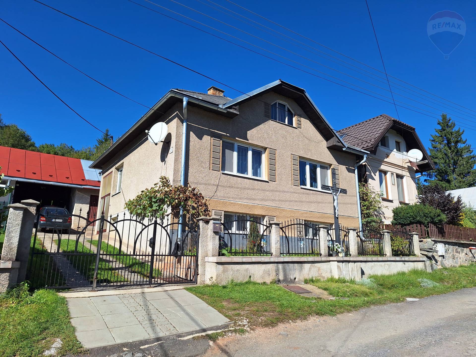 Rodinný dom s dielňou v Dolnej Lehote