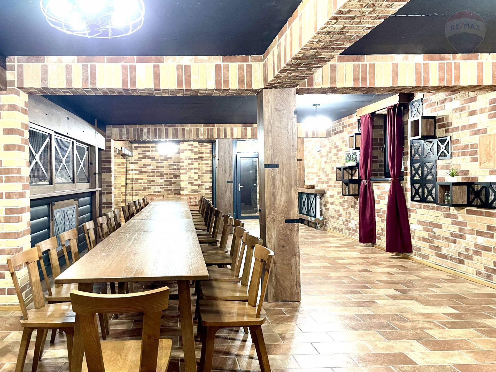 Prenájom: priestory pre  služby alebo obchod v Kolibe 4REST Banská Bystrica 