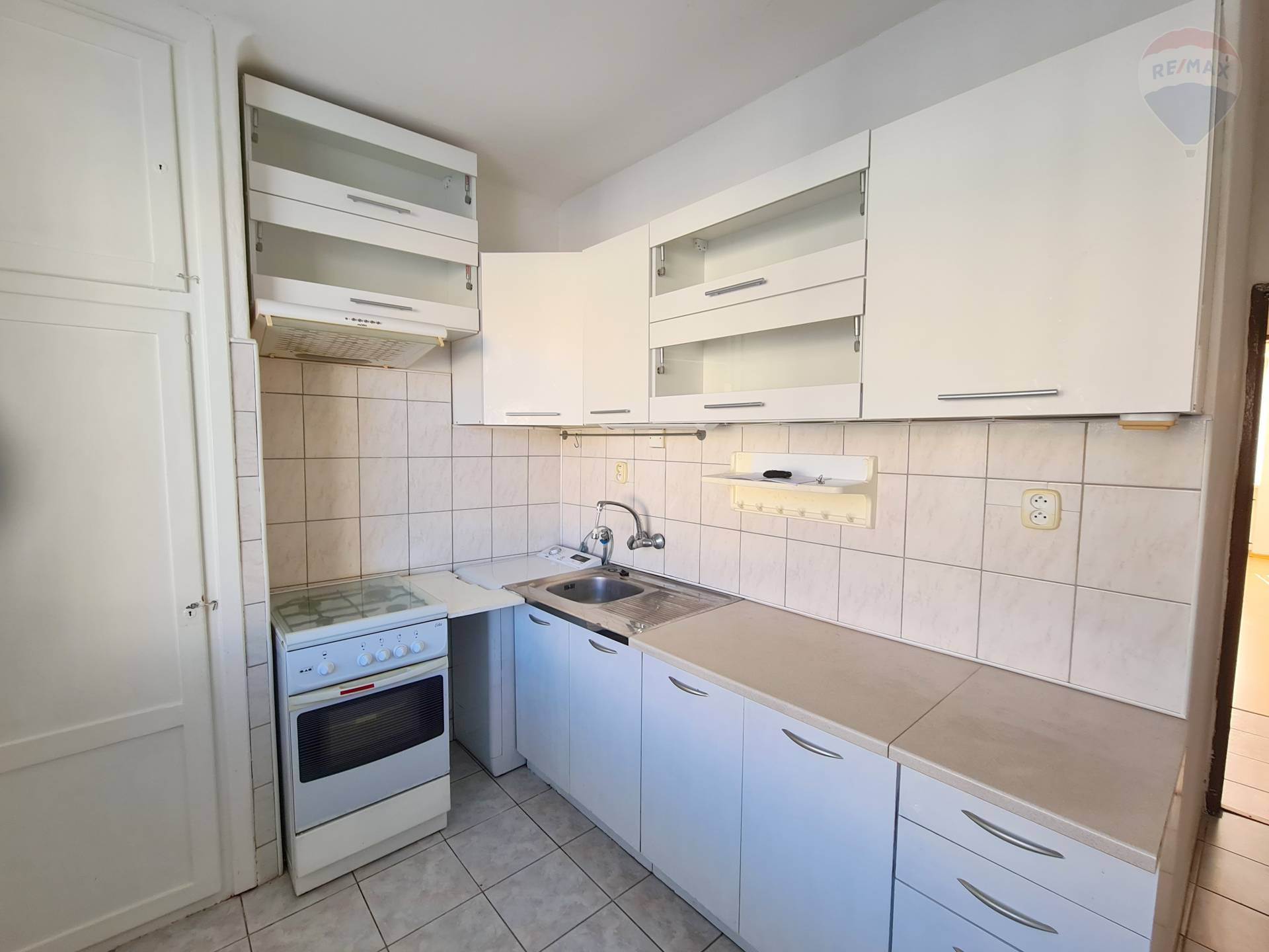 NAJLACNEJŠÍ veľkometrážny byt v Podbrezovej 