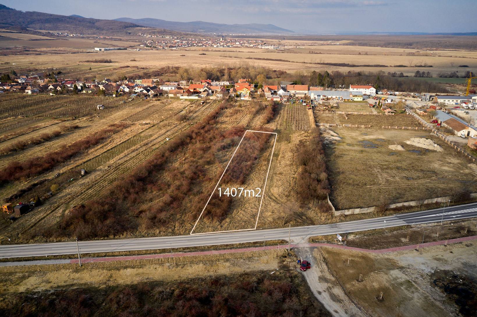 =RE/MAX= Na predaj pozemok na okraji Modry, 1407m2