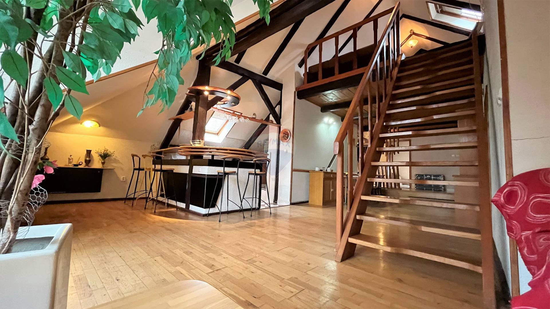 RE/MAX ponúka na prenájom 4-izbový zariadený byt v obci Brestovany