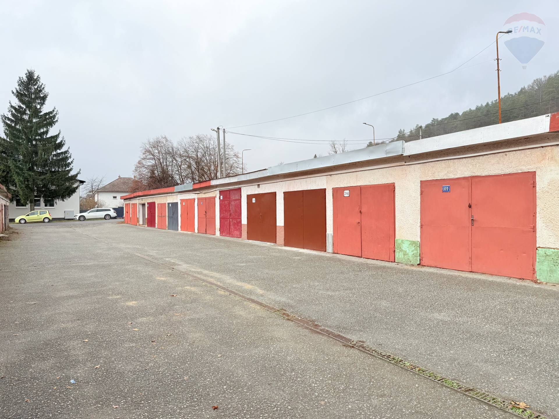 Garáž na ulici Puškinovej v Humennom, na predaj.