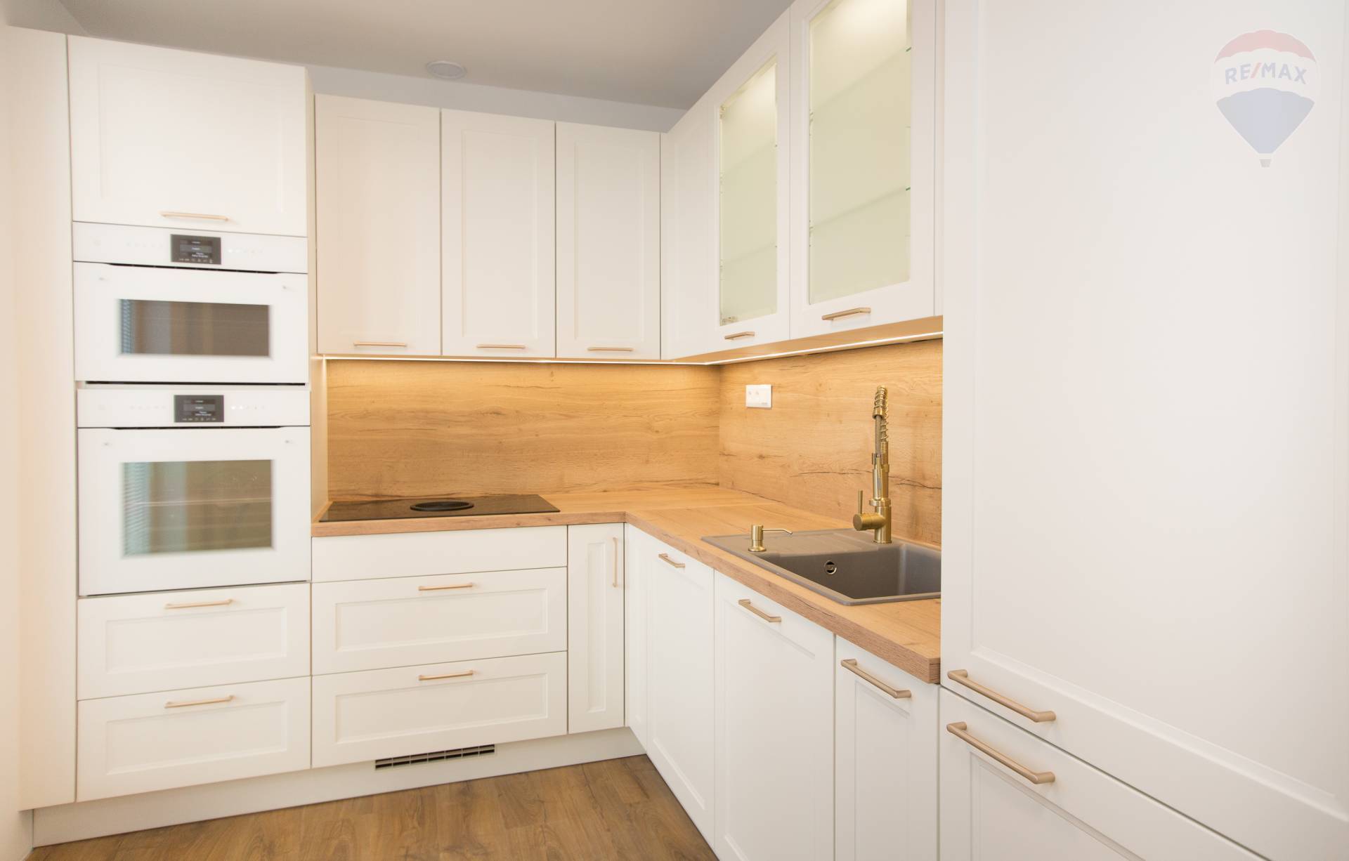 Na prenájom 3-izbový byt po kompletnej rekonštrukcii, Galaktická ul., Ružinov, Ostredky, Bratislava