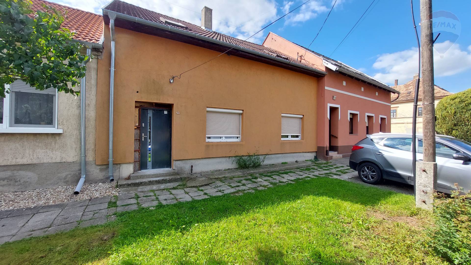  Na predaj dvojdom v centre Rajky – výnimočná investičná príležitosť s veľkým potenciálom!