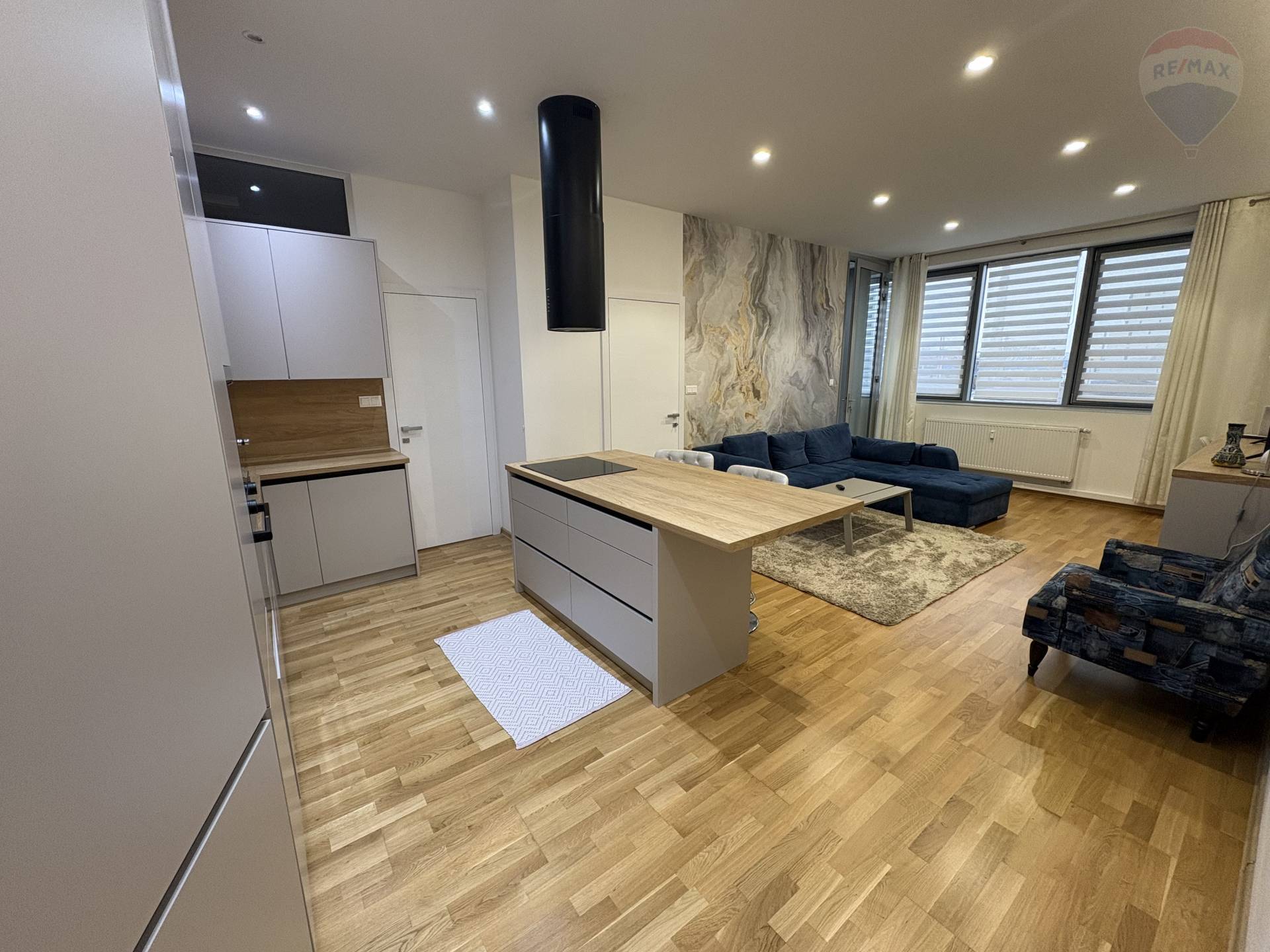 Prenájom kompletne zariadeného 2-izbového bytu – Švabinského ulica