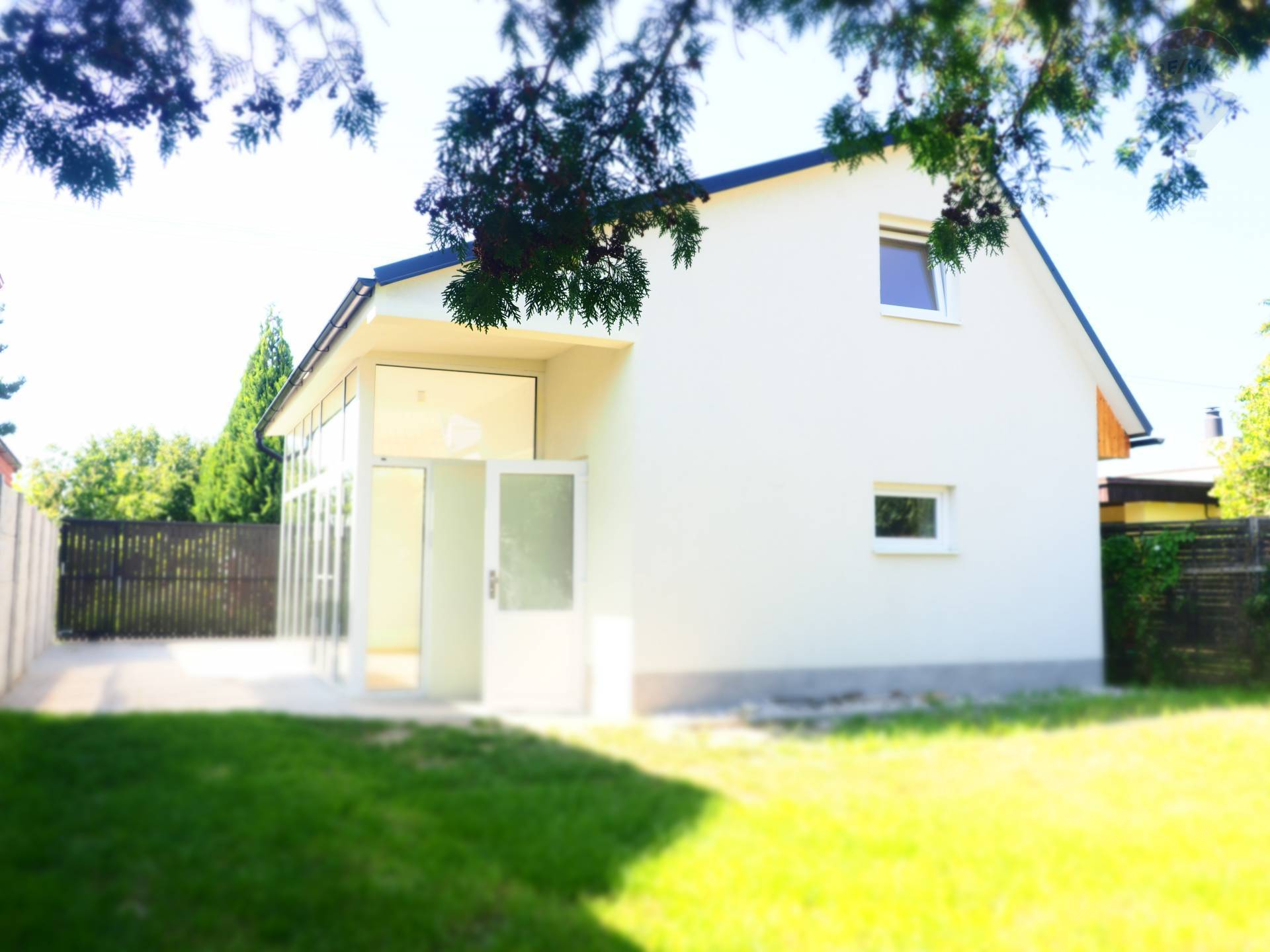 PREDAJ: Chata celoroč.obyv.3-izb.,62m2,poz. 177m2,Súkromie,Zaskl.terasa, Bratislava-Vajnorské jazerá