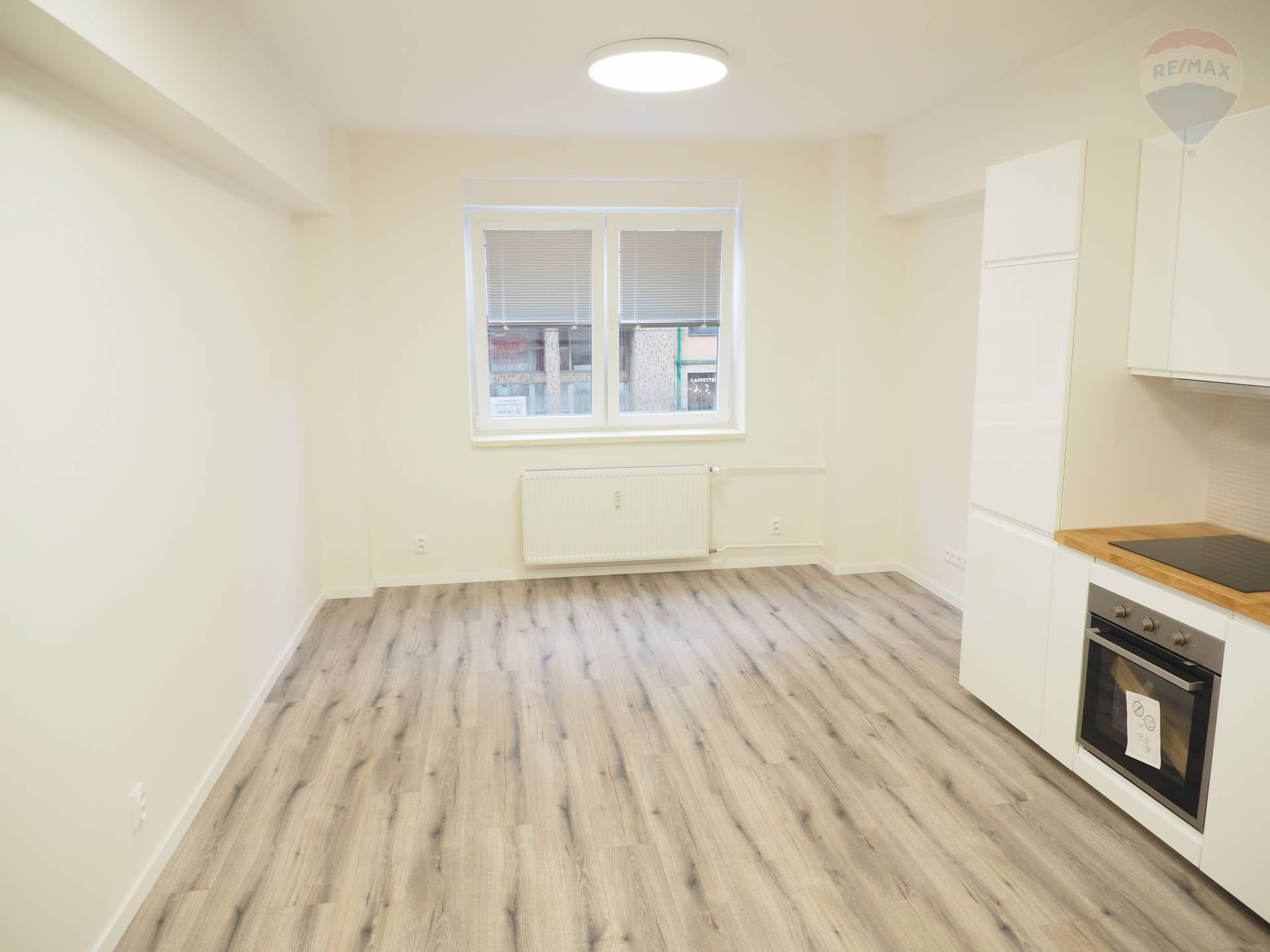 Predaj bytu (3 izbový) 72 m2, Bratislava - Staré Mesto -