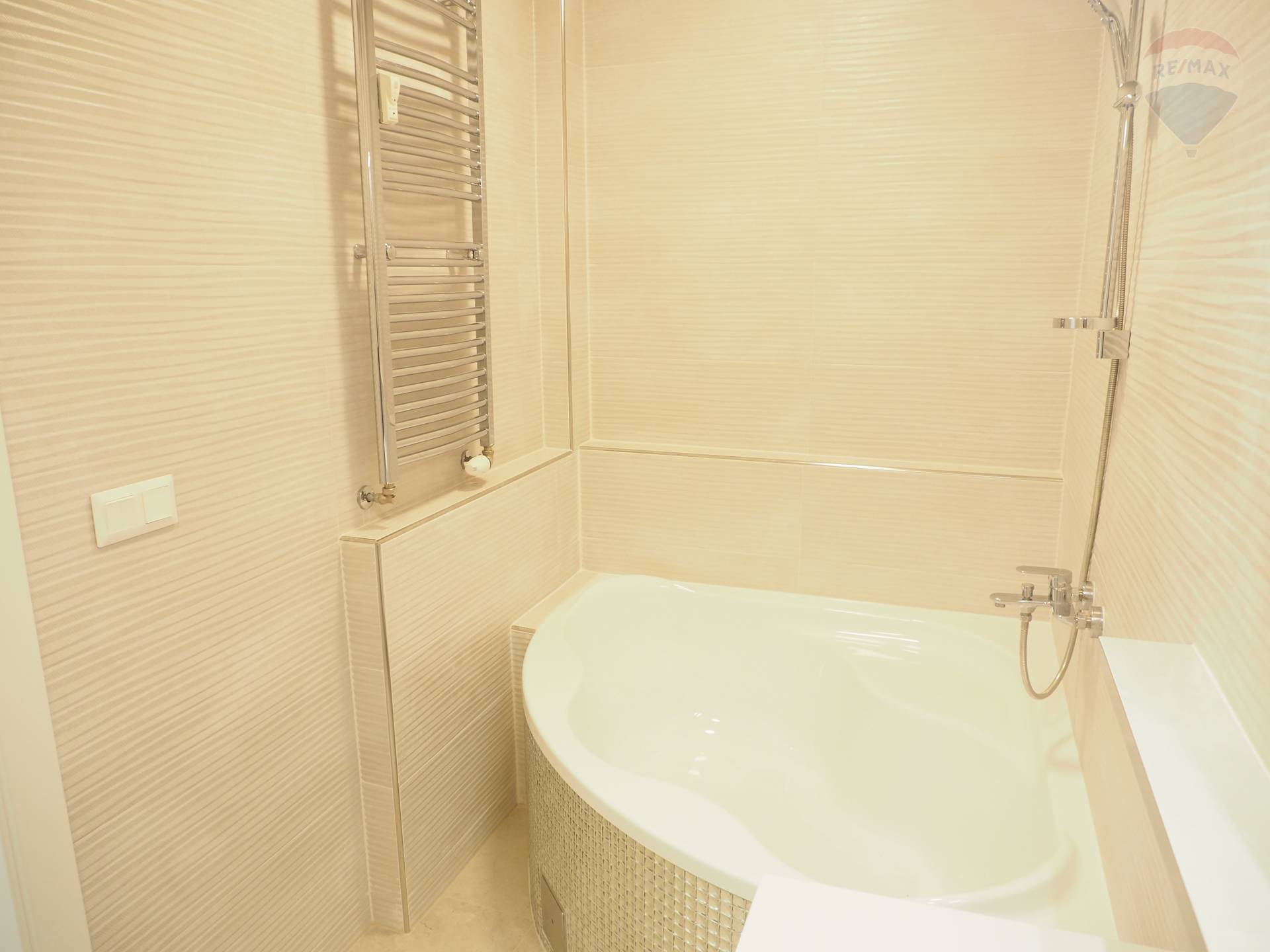 Predaj bytu (3 izbový) 72 m2, Bratislava - Staré Mesto  -